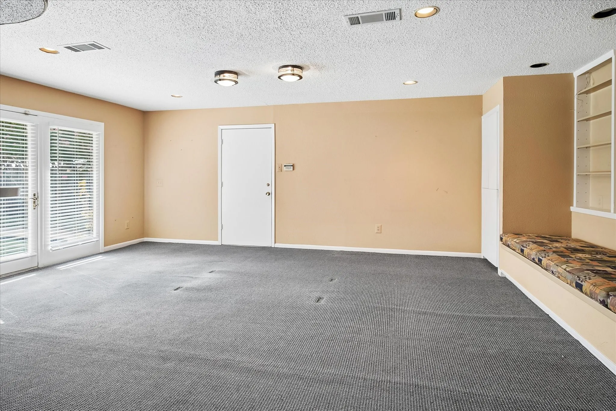 Single Family Residence For Sale in Dallas County , 4108 Myerwood Lane, Dallas, Texas 75244, 3 Bedroom, 4 Bathroom, 2 Garage spaces, 3,149 Sqft, built in 1967, mls#21370911, Real Estate Agent in Dallas, Homes For Sale in Dallas county, Homes For Sale in Dallas, Realtor in Dallas Texas, Real Estate Brokerage Independent Realty Texas, Luminita Cordes Realtor