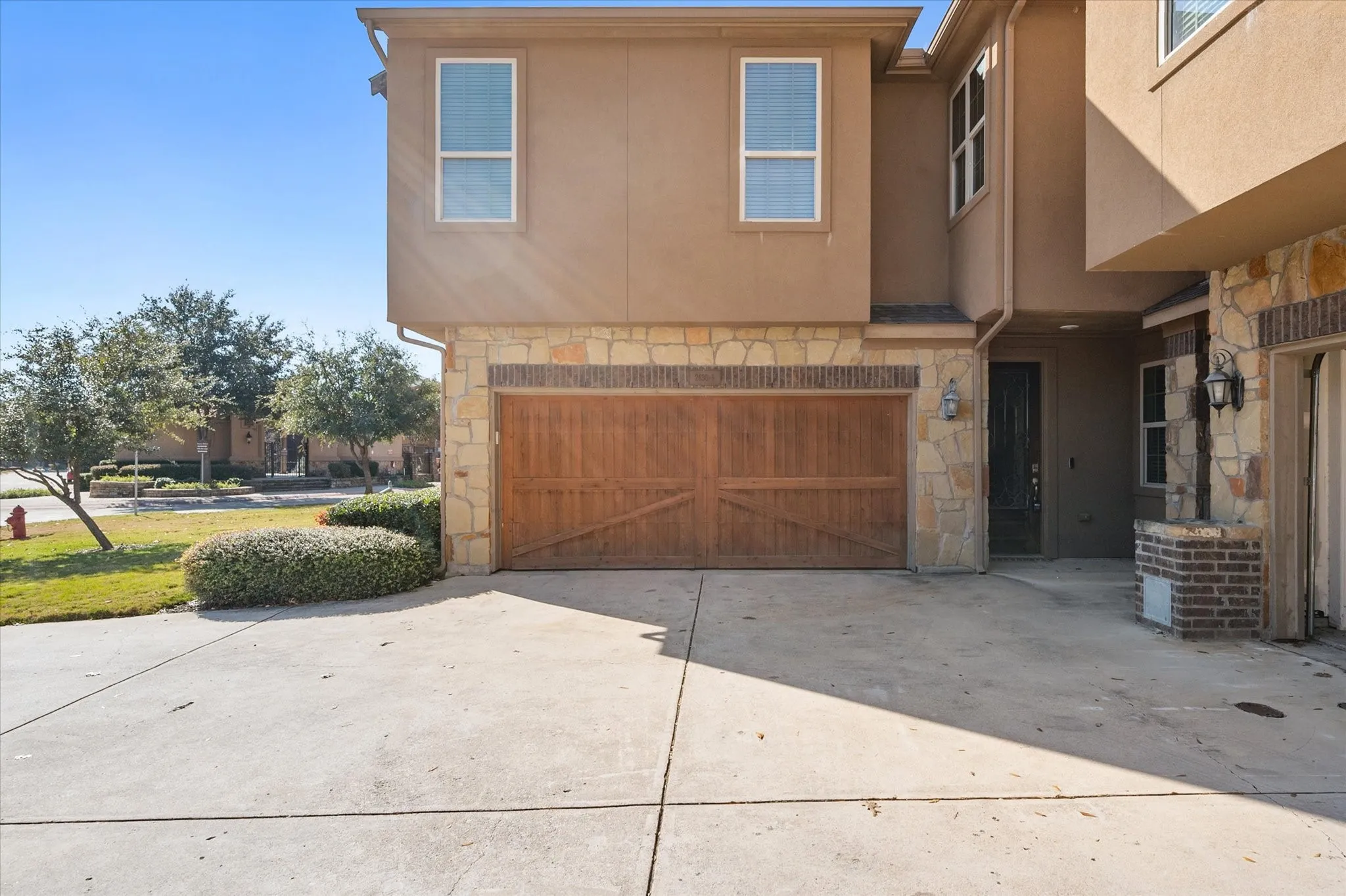 Condominium For Sale in Dallas County , 2630 Villa Di Lago 6, Grand Prairie, Texas 75054, 2 Bedroom, 2 Bathroom, 2 Garage spaces, 1,806 Sqft, built in 2014, mls#21377774, Real Estate Agent in Grand Prairie, Homes For Sale in Dallas county, Homes For Sale in Grand Prairie, Realtor in Grand Prairie Texas, Real Estate Brokerage Independent Realty Texas, Luminita Cordes Realtor