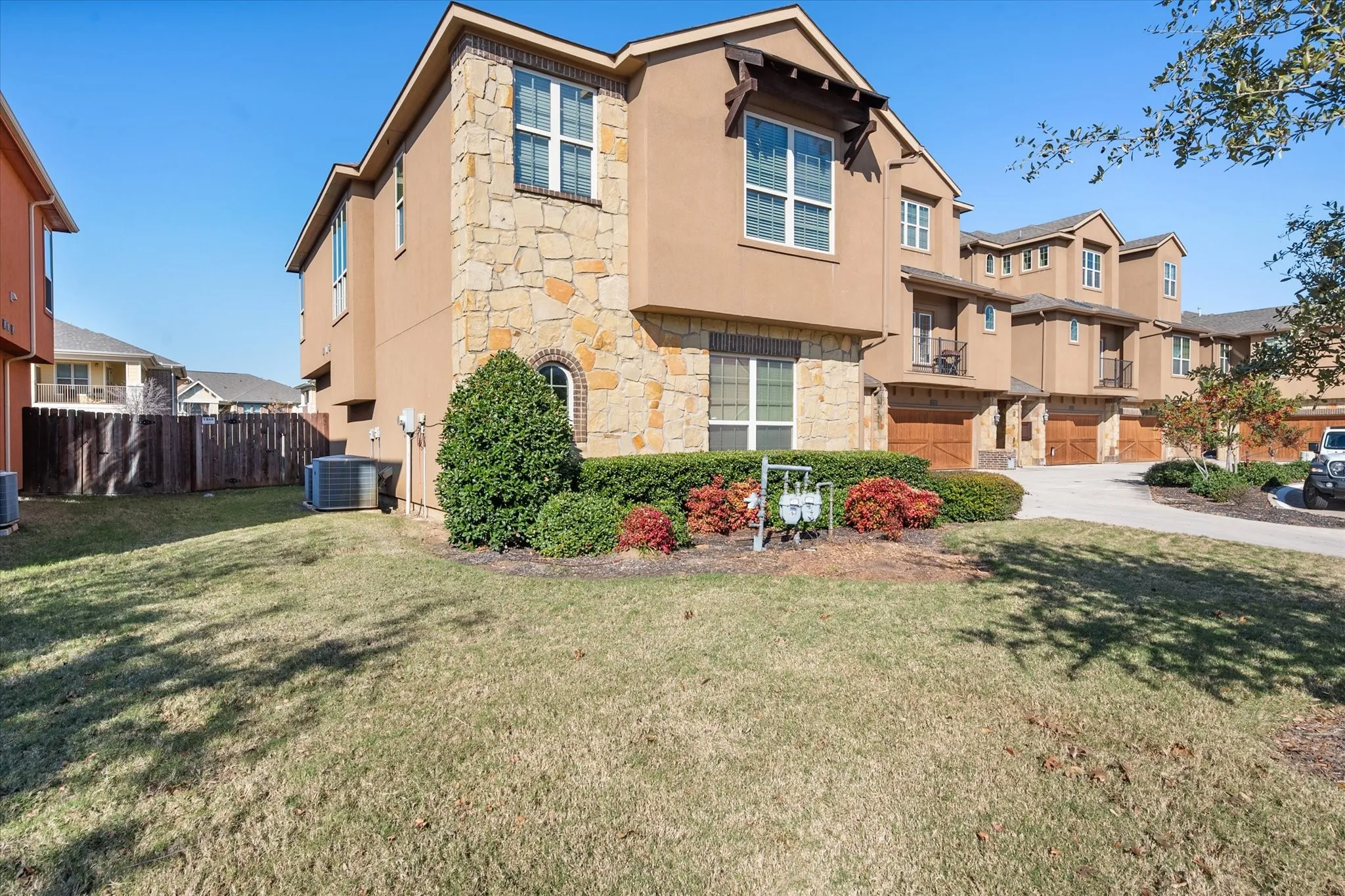 Condominium For Sale in Dallas County , 2630 Villa Di Lago 6, Grand Prairie, Texas 75054, 2 Bedroom, 2 Bathroom, 2 Garage spaces, 1,806 Sqft, built in 2014, mls#21377774, Real Estate Agent in Grand Prairie, Homes For Sale in Dallas county, Homes For Sale in Grand Prairie, Realtor in Grand Prairie Texas, Real Estate Brokerage Independent Realty Texas, Luminita Cordes Realtor
