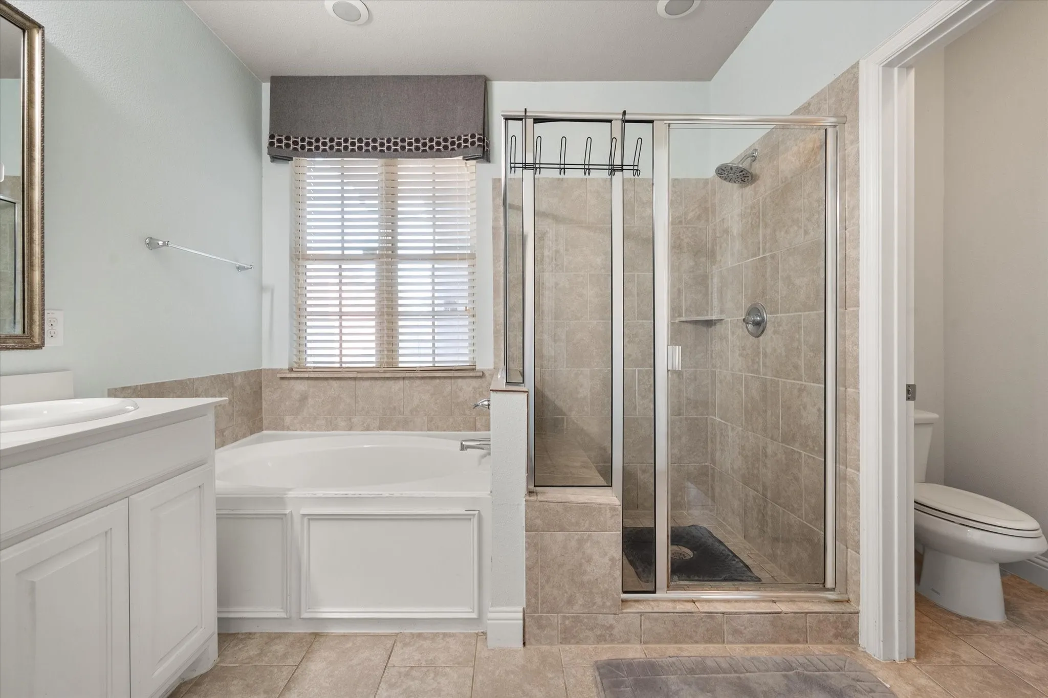 Condominium For Sale in Dallas County , 2630 Villa Di Lago 6, Grand Prairie, Texas 75054, 2 Bedroom, 2 Bathroom, 2 Garage spaces, 1,806 Sqft, built in 2014, mls#21377774, Real Estate Agent in Grand Prairie, Homes For Sale in Dallas county, Homes For Sale in Grand Prairie, Realtor in Grand Prairie Texas, Real Estate Brokerage Independent Realty Texas, Luminita Cordes Realtor