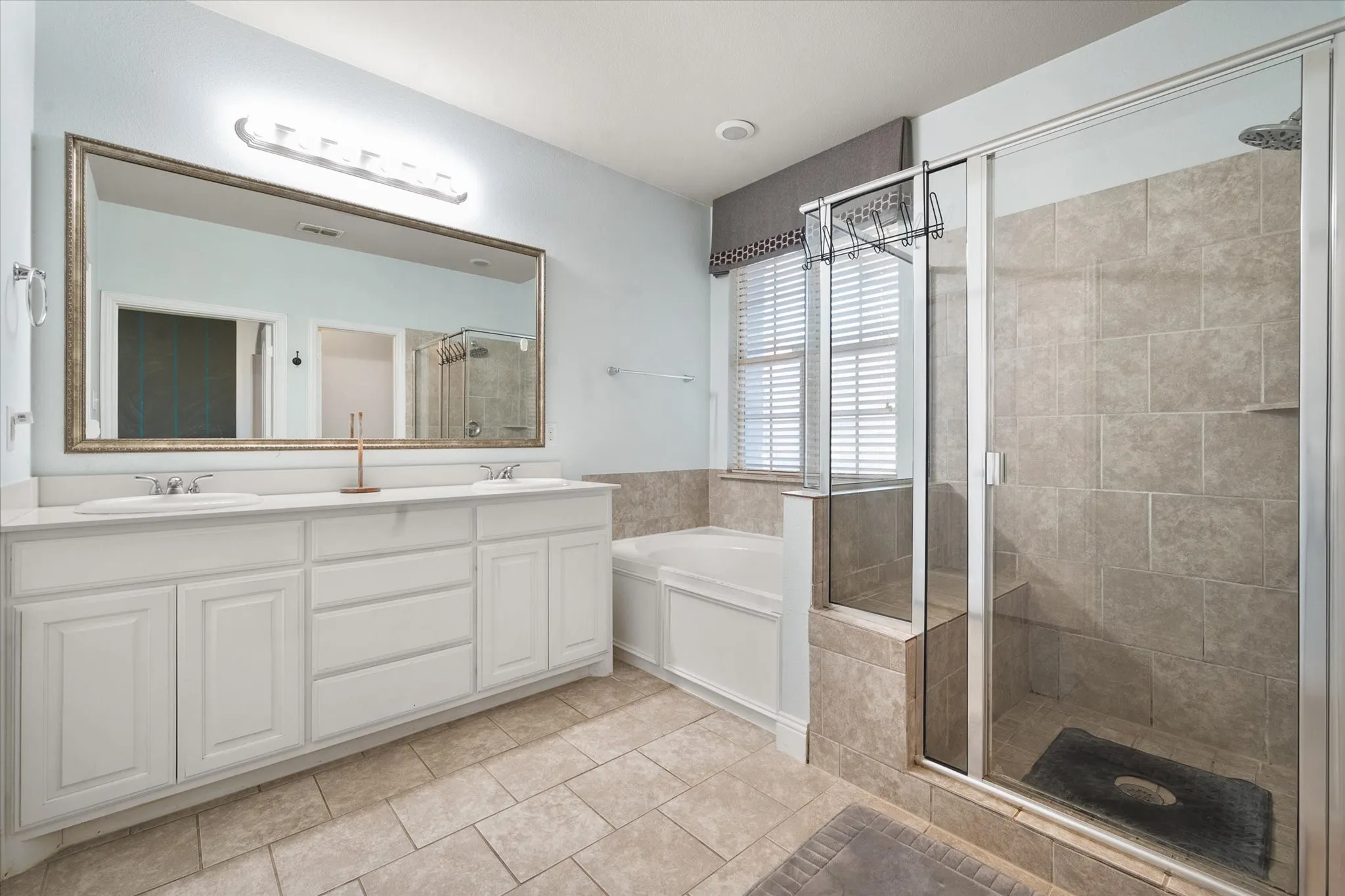 Condominium For Sale in Dallas County , 2630 Villa Di Lago 6, Grand Prairie, Texas 75054, 2 Bedroom, 2 Bathroom, 2 Garage spaces, 1,806 Sqft, built in 2014, mls#21377774, Real Estate Agent in Grand Prairie, Homes For Sale in Dallas county, Homes For Sale in Grand Prairie, Realtor in Grand Prairie Texas, Real Estate Brokerage Independent Realty Texas, Luminita Cordes Realtor