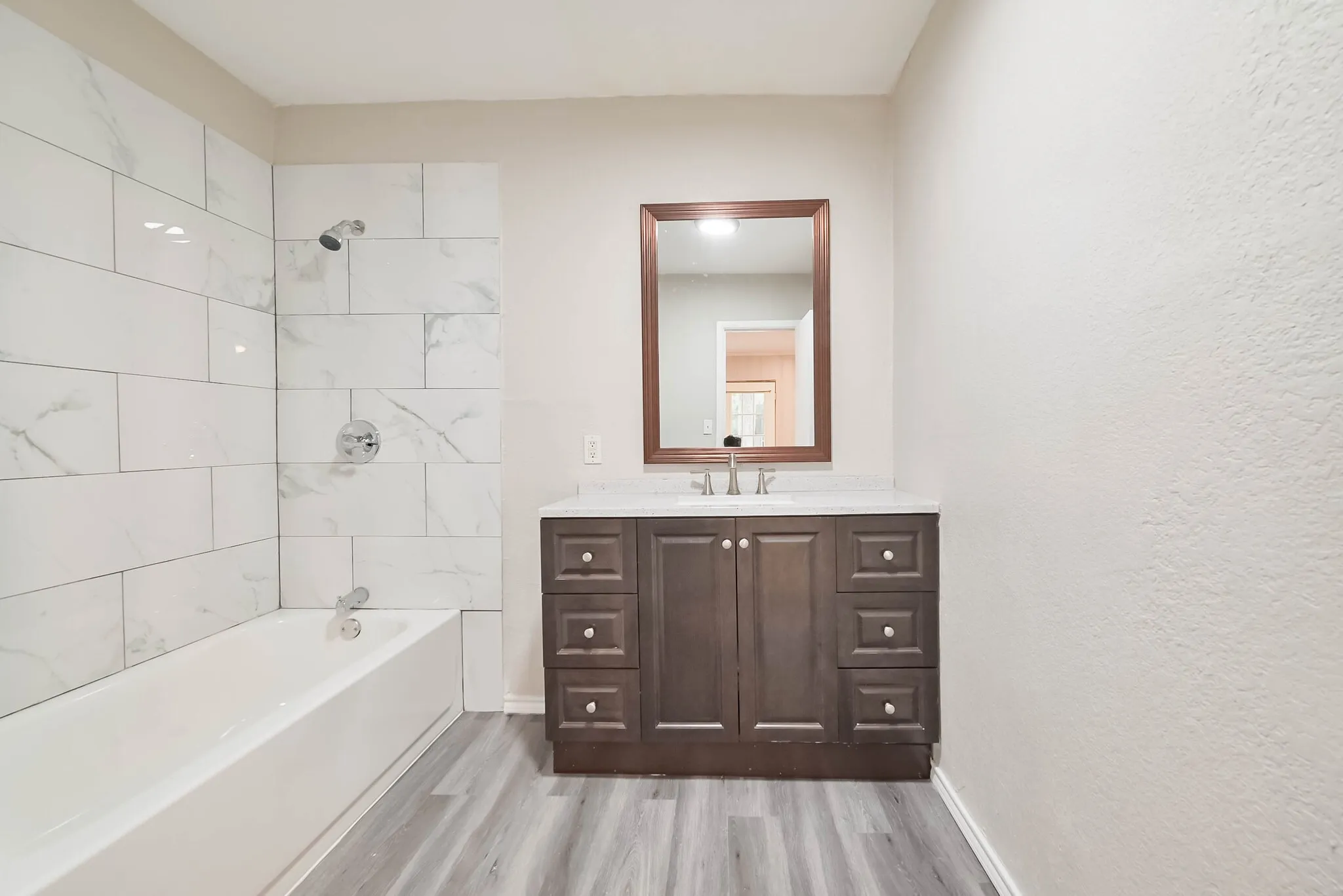 Single Family Residence For Sale in Tarrant County , 1122 W Park Row Drive, Arlington, Texas 76013, 3 Bedroom, 2 Bathroom, Garage spaces, 1,822 Sqft, built in 1950, mls#21367812, Real Estate Agent in Arlington, Homes For Sale in Tarrant county, Homes For Sale in Arlington, Realtor in Arlington Texas, Real Estate Brokerage Independent Realty Texas, Luminita Cordes Realtor