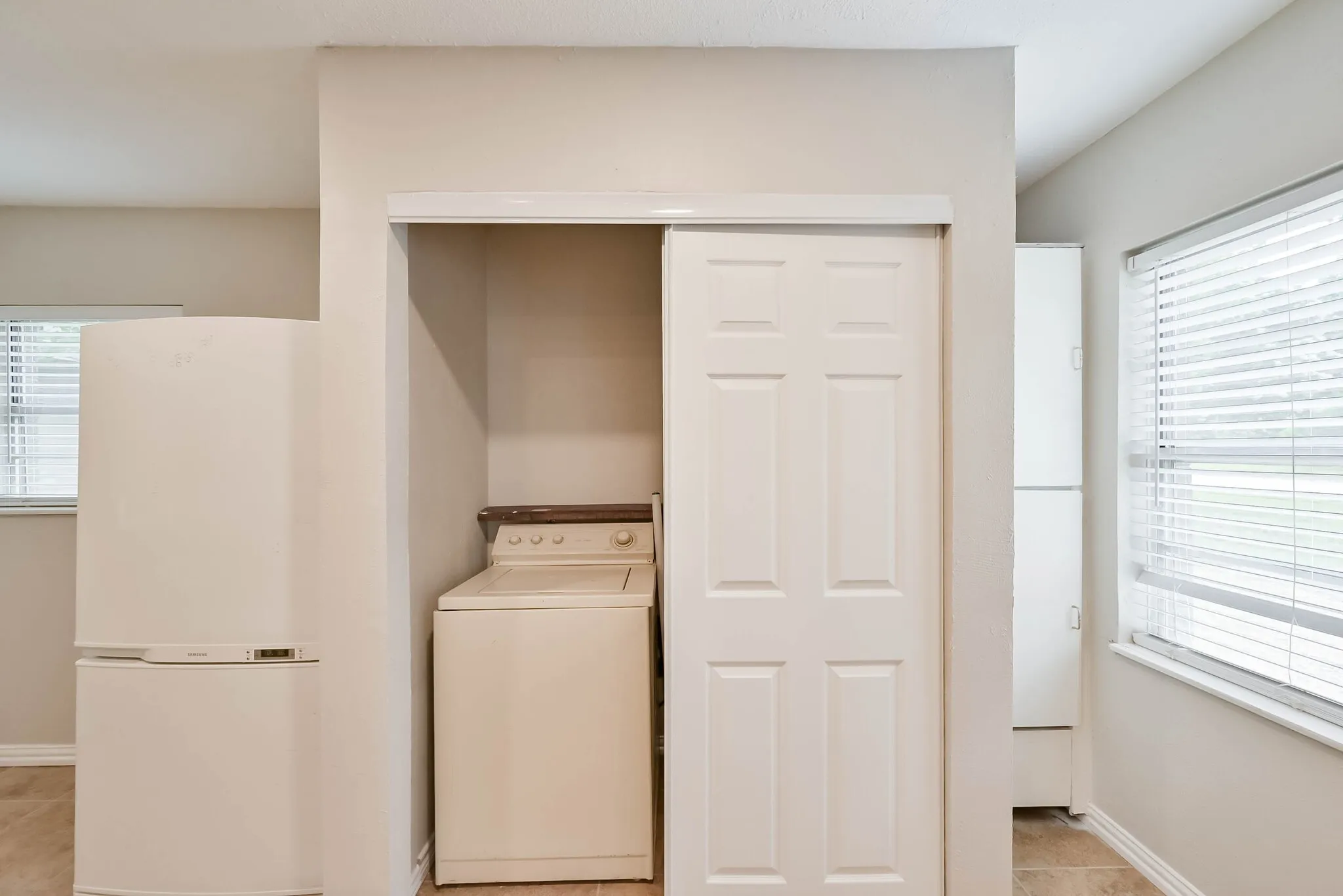 Single Family Residence For Sale in Tarrant County , 1122 W Park Row Drive, Arlington, Texas 76013, 3 Bedroom, 2 Bathroom, Garage spaces, 1,822 Sqft, built in 1950, mls#21367812, Real Estate Agent in Arlington, Homes For Sale in Tarrant county, Homes For Sale in Arlington, Realtor in Arlington Texas, Real Estate Brokerage Independent Realty Texas, Luminita Cordes Realtor