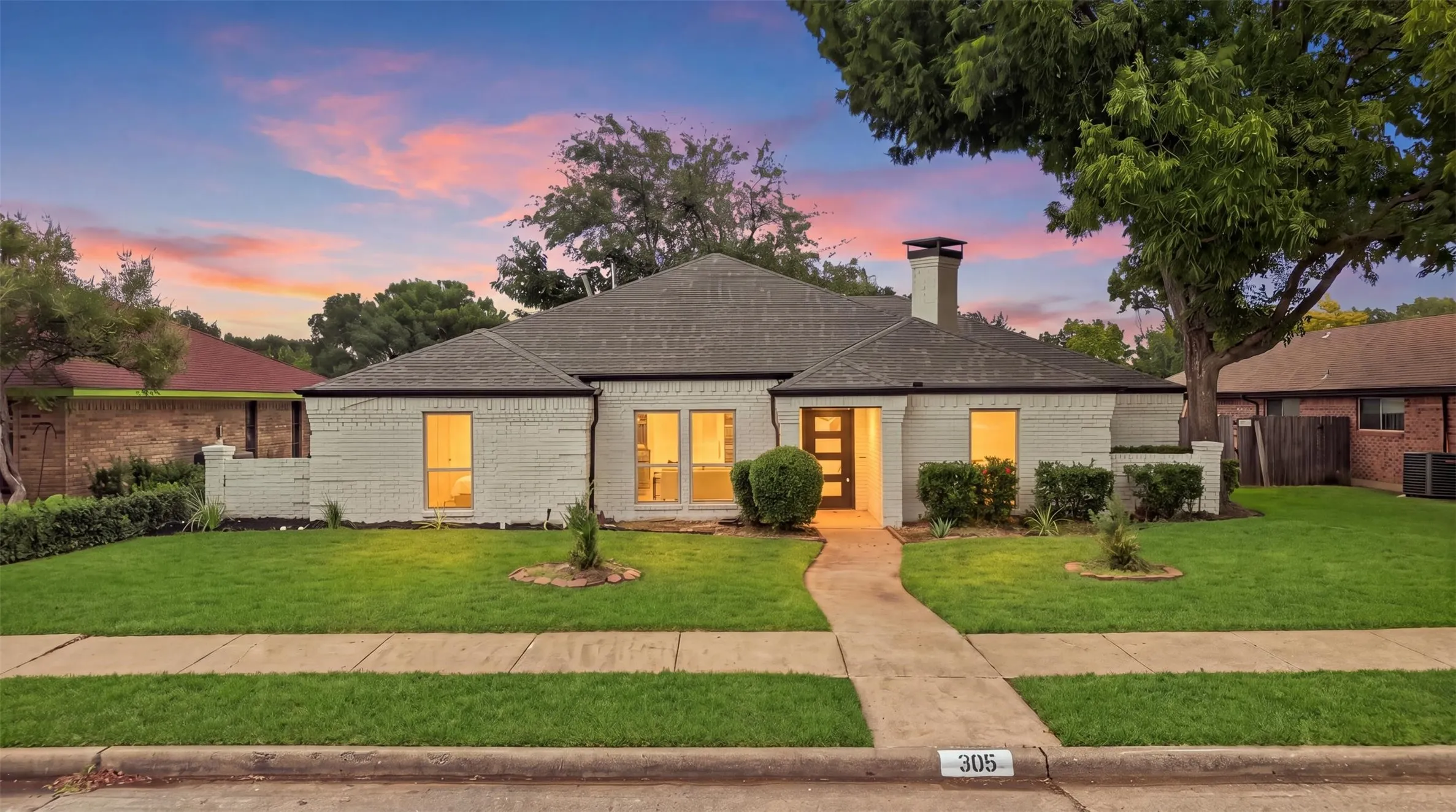 Single Family Residence For Sale in Dallas County , 305 Bellmeade Drive, Garland, Texas 75040, 4 Bedroom, 2 Bathroom, 2 Garage spaces, 2,594 Sqft, built in 1979, mls#21378447, Real Estate Agent in Garland, Homes For Sale in Dallas county, Homes For Sale in Garland, Realtor in Garland Texas, Real Estate Brokerage Independent Realty Texas, Luminita Cordes Realtor