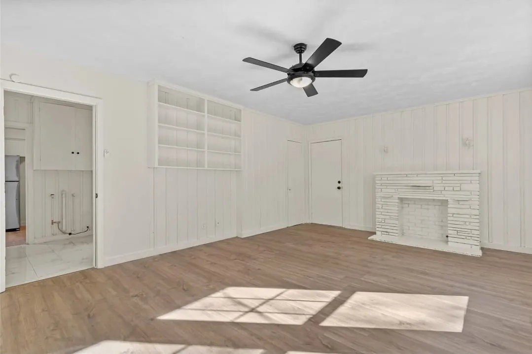 Single Family Residence For Rent in Dallas County , 6630 Overlook, Dallas, Texas 75227, 3 Bedroom, 2 Bathroom, Garage spaces, 1,286 Sqft, built in 1945, mls#21379046, Real Estate Agent in Dallas, Homes For Rent in Dallas county, Homes For Rent in Dallas, Realtor in Dallas Texas, Real Estate Brokerage Independent Realty Texas, Luminita Cordes Realtor