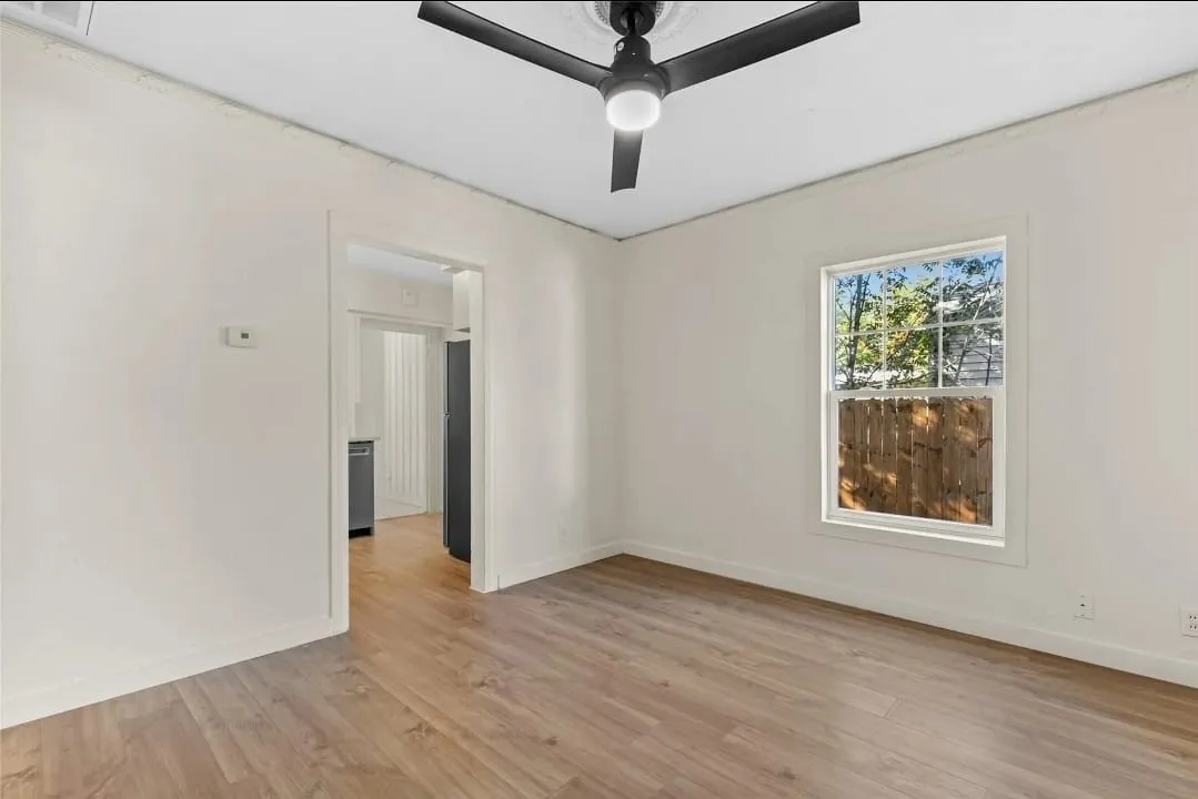 Single Family Residence For Rent in Dallas County , 6630 Overlook, Dallas, Texas 75227, 3 Bedroom, 2 Bathroom, Garage spaces, 1,286 Sqft, built in 1945, mls#21379046, Real Estate Agent in Dallas, Homes For Rent in Dallas county, Homes For Rent in Dallas, Realtor in Dallas Texas, Real Estate Brokerage Independent Realty Texas, Luminita Cordes Realtor