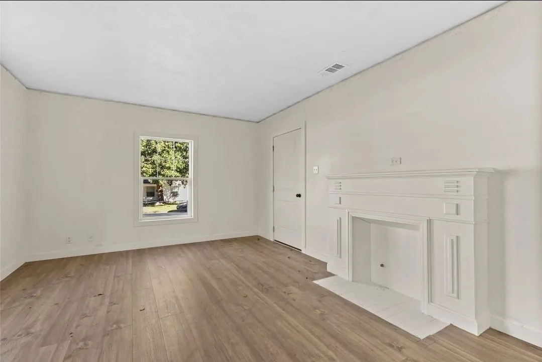 Single Family Residence For Rent in Dallas County , 6630 Overlook, Dallas, Texas 75227, 3 Bedroom, 2 Bathroom, Garage spaces, 1,286 Sqft, built in 1945, mls#21379046, Real Estate Agent in Dallas, Homes For Rent in Dallas county, Homes For Rent in Dallas, Realtor in Dallas Texas, Real Estate Brokerage Independent Realty Texas, Luminita Cordes Realtor