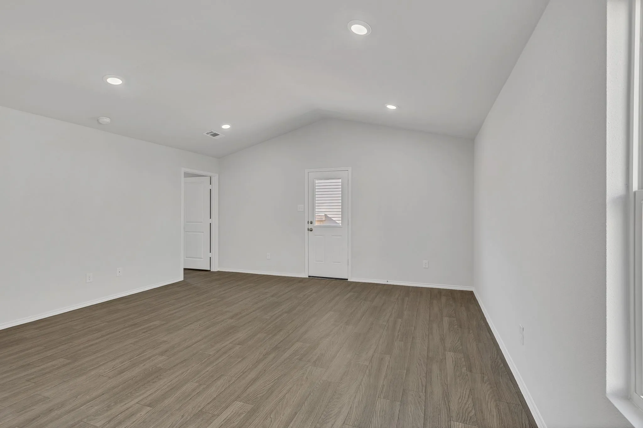 Single Family Residence For Rent in Hood County , 314 Azalea Trail, Granbury, Texas 76048, 4 Bedroom, 2 Bathroom, 2 Garage spaces, 1,510 Sqft, built in 2025, mls#21376228, Real Estate Agent in Granbury, Homes For Rent in Hood county, Homes For Rent in Granbury, Realtor in Granbury Texas, Real Estate Brokerage Independent Realty Texas, Luminita Cordes Realtor