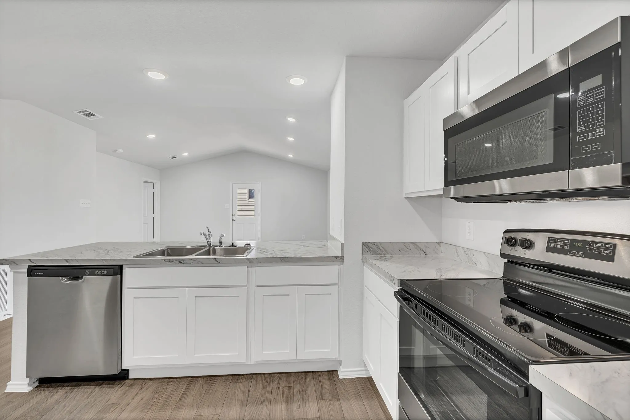 Single Family Residence For Rent in Hood County , 314 Azalea Trail, Granbury, Texas 76048, 4 Bedroom, 2 Bathroom, 2 Garage spaces, 1,510 Sqft, built in 2025, mls#21376228, Real Estate Agent in Granbury, Homes For Rent in Hood county, Homes For Rent in Granbury, Realtor in Granbury Texas, Real Estate Brokerage Independent Realty Texas, Luminita Cordes Realtor