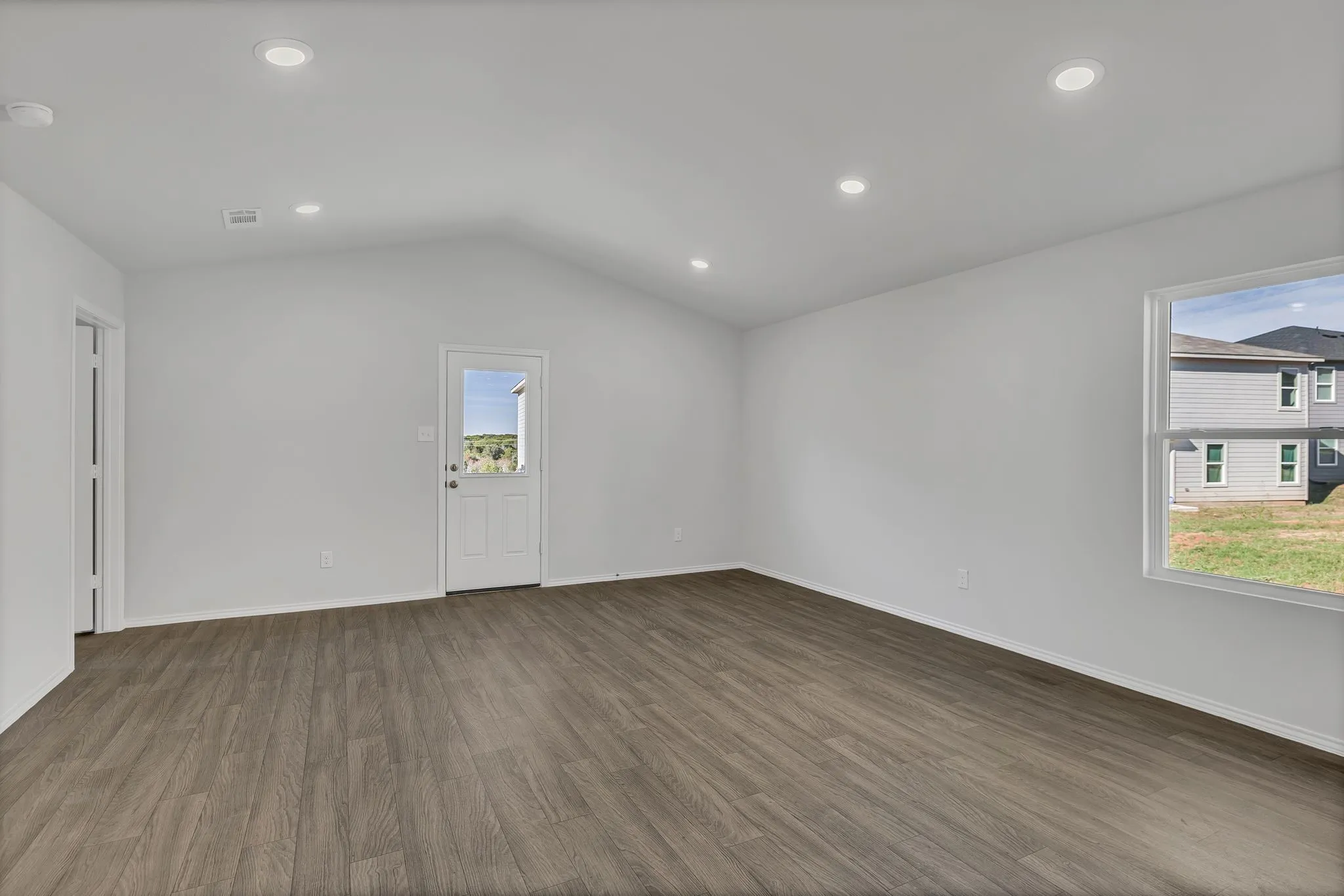 Single Family Residence For Rent in Hood County , 314 Azalea Trail, Granbury, Texas 76048, 4 Bedroom, 2 Bathroom, 2 Garage spaces, 1,510 Sqft, built in 2025, mls#21376228, Real Estate Agent in Granbury, Homes For Rent in Hood county, Homes For Rent in Granbury, Realtor in Granbury Texas, Real Estate Brokerage Independent Realty Texas, Luminita Cordes Realtor