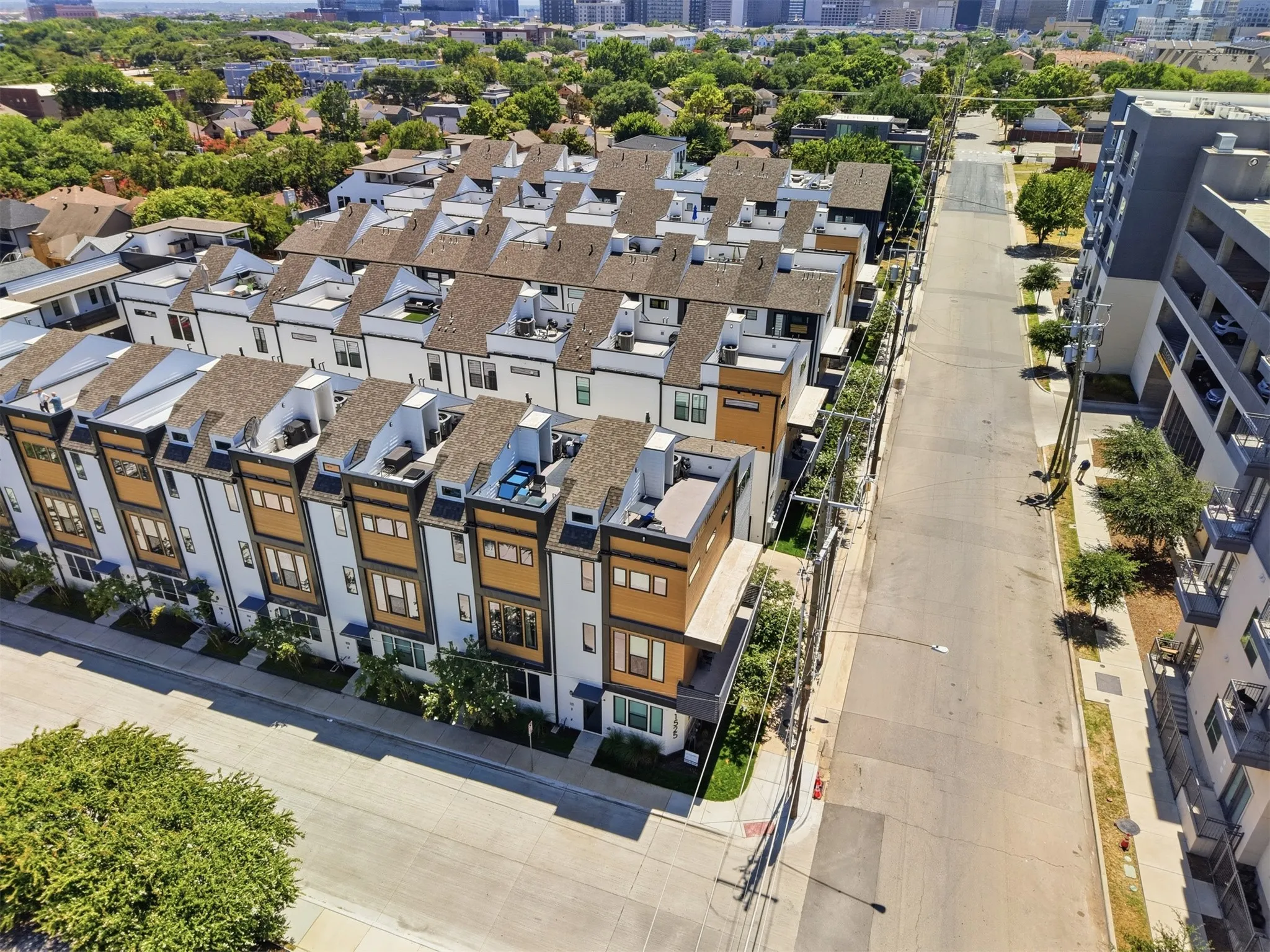 Townhouse For Rent in Dallas County , 1525 Pecos 102, Dallas, Texas 75204, 2 Bedroom, 3 Bathroom, 2 Garage spaces, 1,852 Sqft, built in 2025, mls#21379013, Real Estate Agent in Dallas, Homes For Rent in Dallas county, Homes For Rent in Dallas, Realtor in Dallas Texas, Real Estate Brokerage Independent Realty Texas, Luminita Cordes Realtor