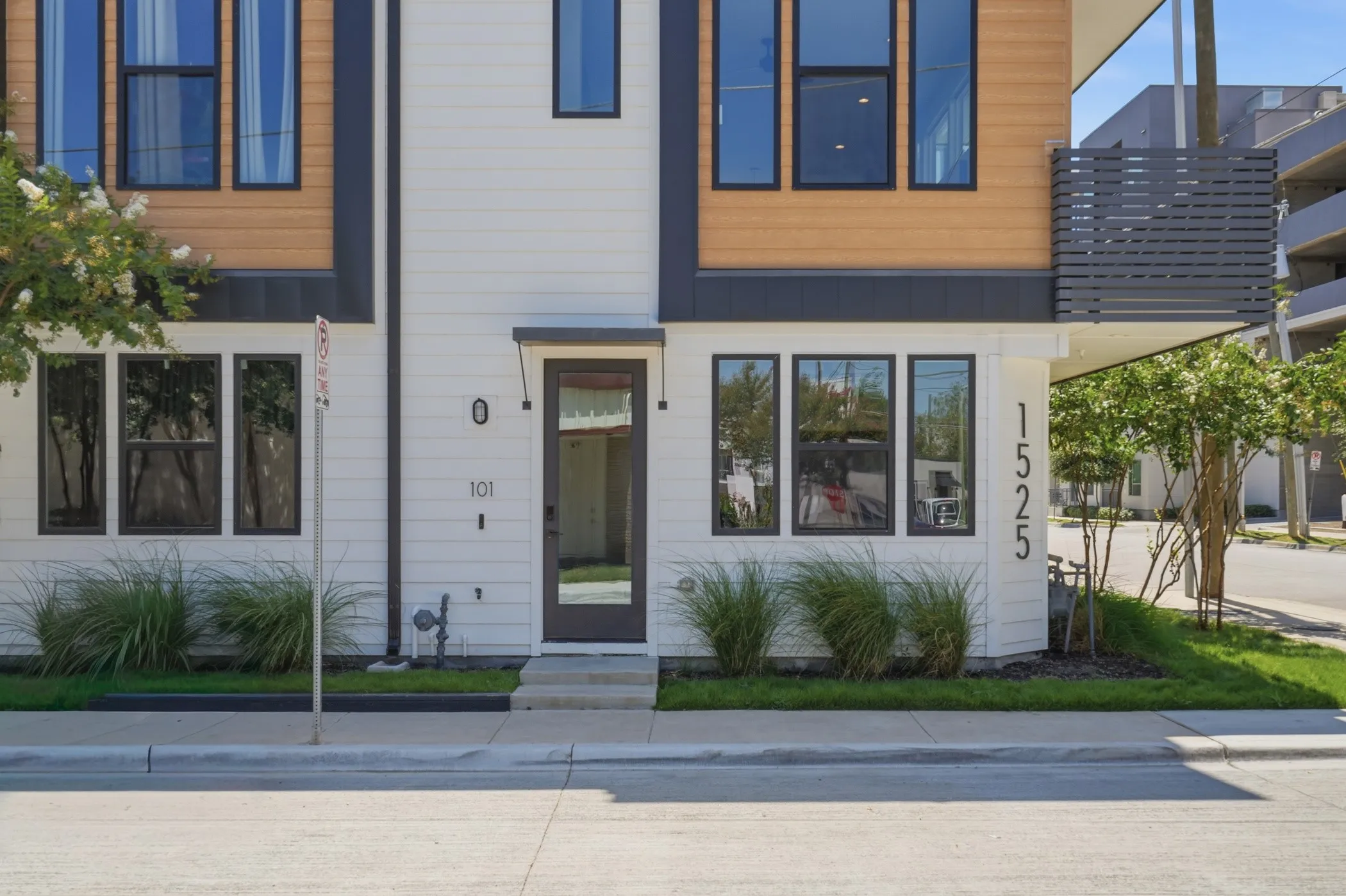 Townhouse For Rent in Dallas County , 1525 Pecos 102, Dallas, Texas 75204, 2 Bedroom, 3 Bathroom, 2 Garage spaces, 1,852 Sqft, built in 2025, mls#21379013, Real Estate Agent in Dallas, Homes For Rent in Dallas county, Homes For Rent in Dallas, Realtor in Dallas Texas, Real Estate Brokerage Independent Realty Texas, Luminita Cordes Realtor