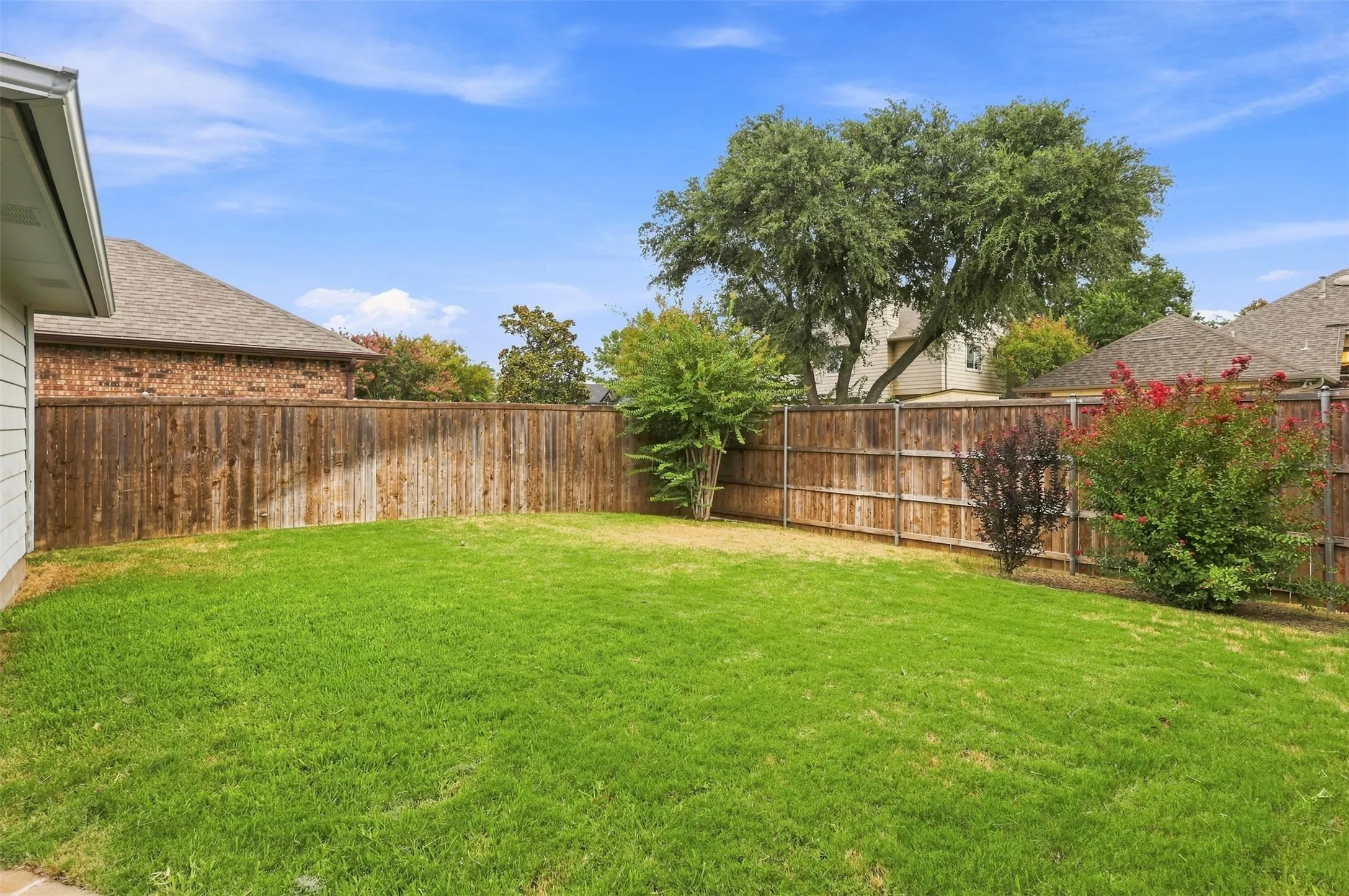 Single Family Residence For Sale in Denton County , 2126 Greenstone Trail, Carrollton, Texas 75010, 4 Bedroom, 2 Bathroom, 2 Garage spaces, 2,193 Sqft, built in 1986, mls#21379017, Real Estate Agent in Carrollton, Homes For Sale in Denton county, Homes For Sale in Carrollton, Realtor in Carrollton Texas, Real Estate Brokerage Independent Realty Texas, Luminita Cordes Realtor