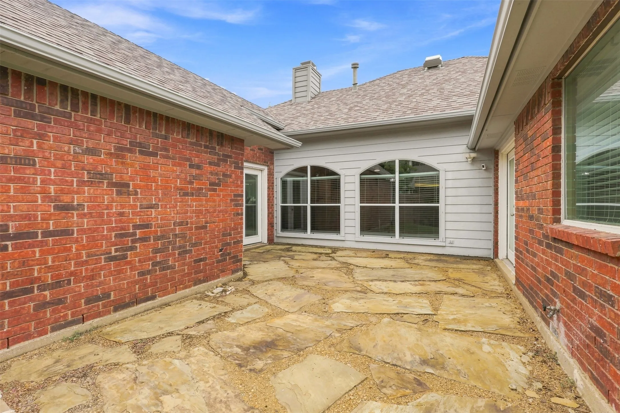 Single Family Residence For Sale in Denton County , 2126 Greenstone Trail, Carrollton, Texas 75010, 4 Bedroom, 2 Bathroom, 2 Garage spaces, 2,193 Sqft, built in 1986, mls#21379017, Real Estate Agent in Carrollton, Homes For Sale in Denton county, Homes For Sale in Carrollton, Realtor in Carrollton Texas, Real Estate Brokerage Independent Realty Texas, Luminita Cordes Realtor