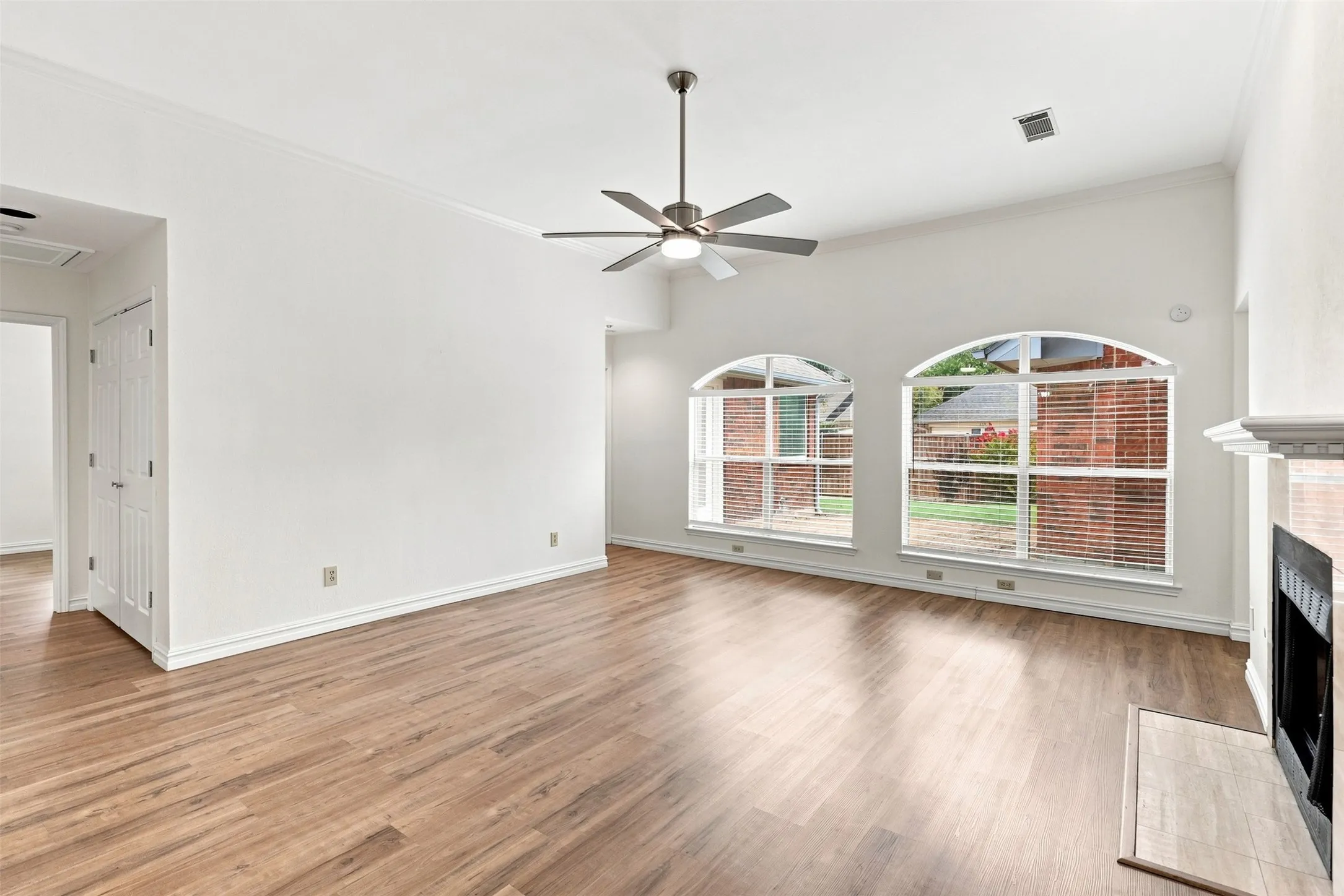 Single Family Residence For Sale in Denton County , 2126 Greenstone Trail, Carrollton, Texas 75010, 4 Bedroom, 2 Bathroom, 2 Garage spaces, 2,193 Sqft, built in 1986, mls#21379017, Real Estate Agent in Carrollton, Homes For Sale in Denton county, Homes For Sale in Carrollton, Realtor in Carrollton Texas, Real Estate Brokerage Independent Realty Texas, Luminita Cordes Realtor