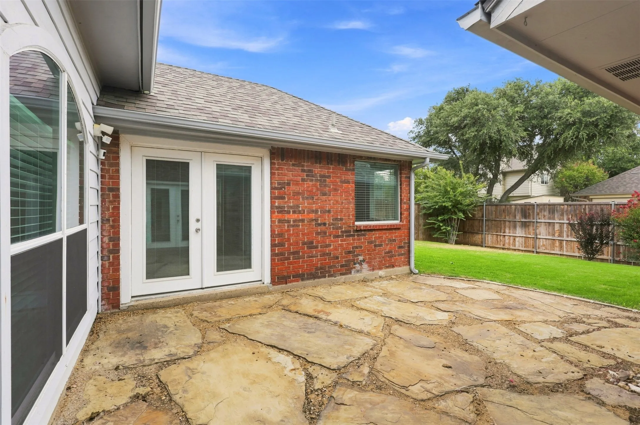 Single Family Residence For Sale in Denton County , 2126 Greenstone Trail, Carrollton, Texas 75010, 4 Bedroom, 2 Bathroom, 2 Garage spaces, 2,193 Sqft, built in 1986, mls#21379017, Real Estate Agent in Carrollton, Homes For Sale in Denton county, Homes For Sale in Carrollton, Realtor in Carrollton Texas, Real Estate Brokerage Independent Realty Texas, Luminita Cordes Realtor