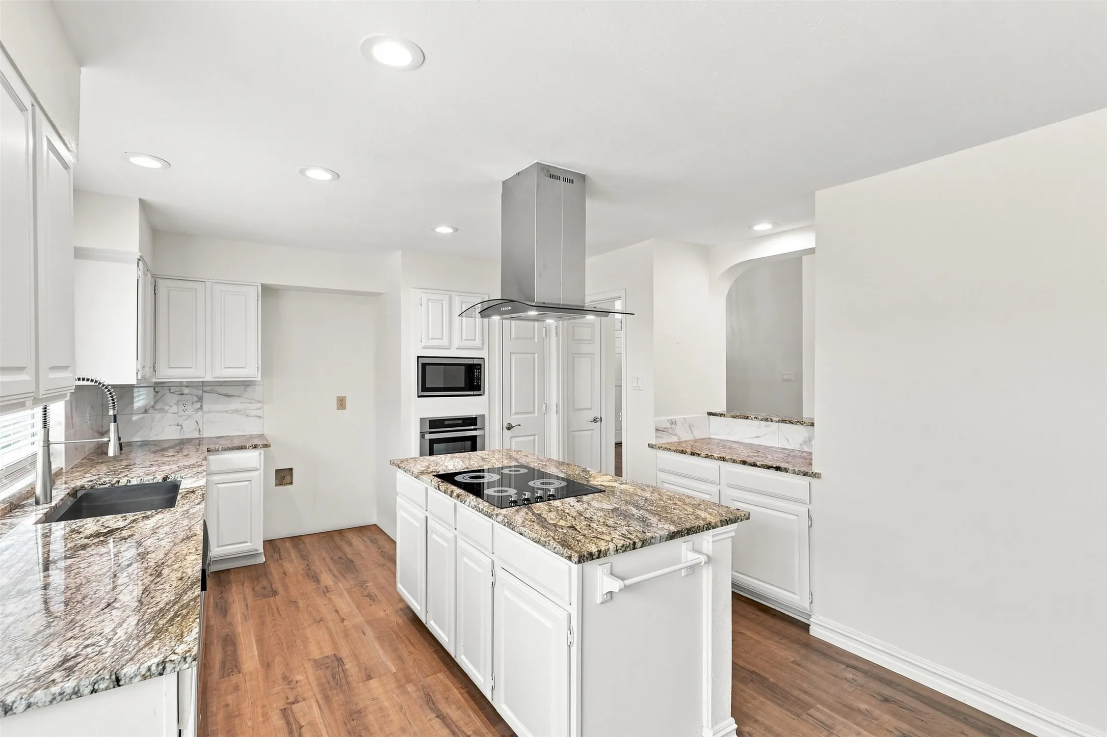Single Family Residence For Sale in Denton County , 2126 Greenstone Trail, Carrollton, Texas 75010, 4 Bedroom, 2 Bathroom, 2 Garage spaces, 2,193 Sqft, built in 1986, mls#21379017, Real Estate Agent in Carrollton, Homes For Sale in Denton county, Homes For Sale in Carrollton, Realtor in Carrollton Texas, Real Estate Brokerage Independent Realty Texas, Luminita Cordes Realtor