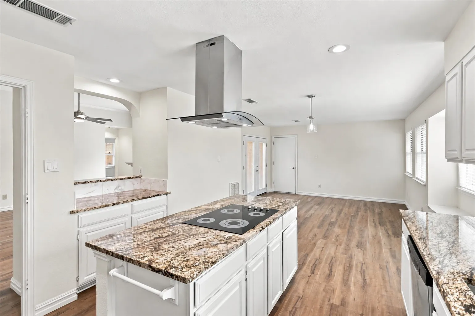 Single Family Residence For Sale in Denton County , 2126 Greenstone Trail, Carrollton, Texas 75010, 4 Bedroom, 2 Bathroom, 2 Garage spaces, 2,193 Sqft, built in 1986, mls#21379017, Real Estate Agent in Carrollton, Homes For Sale in Denton county, Homes For Sale in Carrollton, Realtor in Carrollton Texas, Real Estate Brokerage Independent Realty Texas, Luminita Cordes Realtor