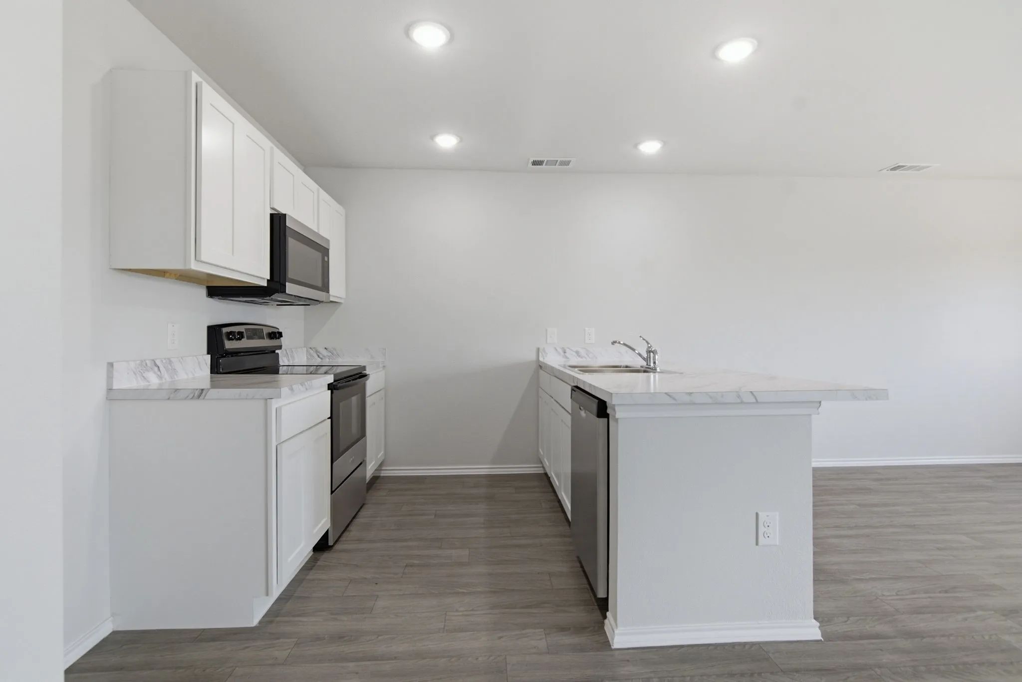 Single Family Residence For Rent in Hood County , 7350 Mistletoe Trail, Granbury, Texas 76048, 4 Bedroom, 4 Bathroom, 1 Garage spaces, 1,802 Sqft, built in 2025, mls#21376199, Real Estate Agent in Granbury, Homes For Rent in Hood county, Homes For Rent in Granbury, Realtor in Granbury Texas, Real Estate Brokerage Independent Realty Texas, Luminita Cordes Realtor