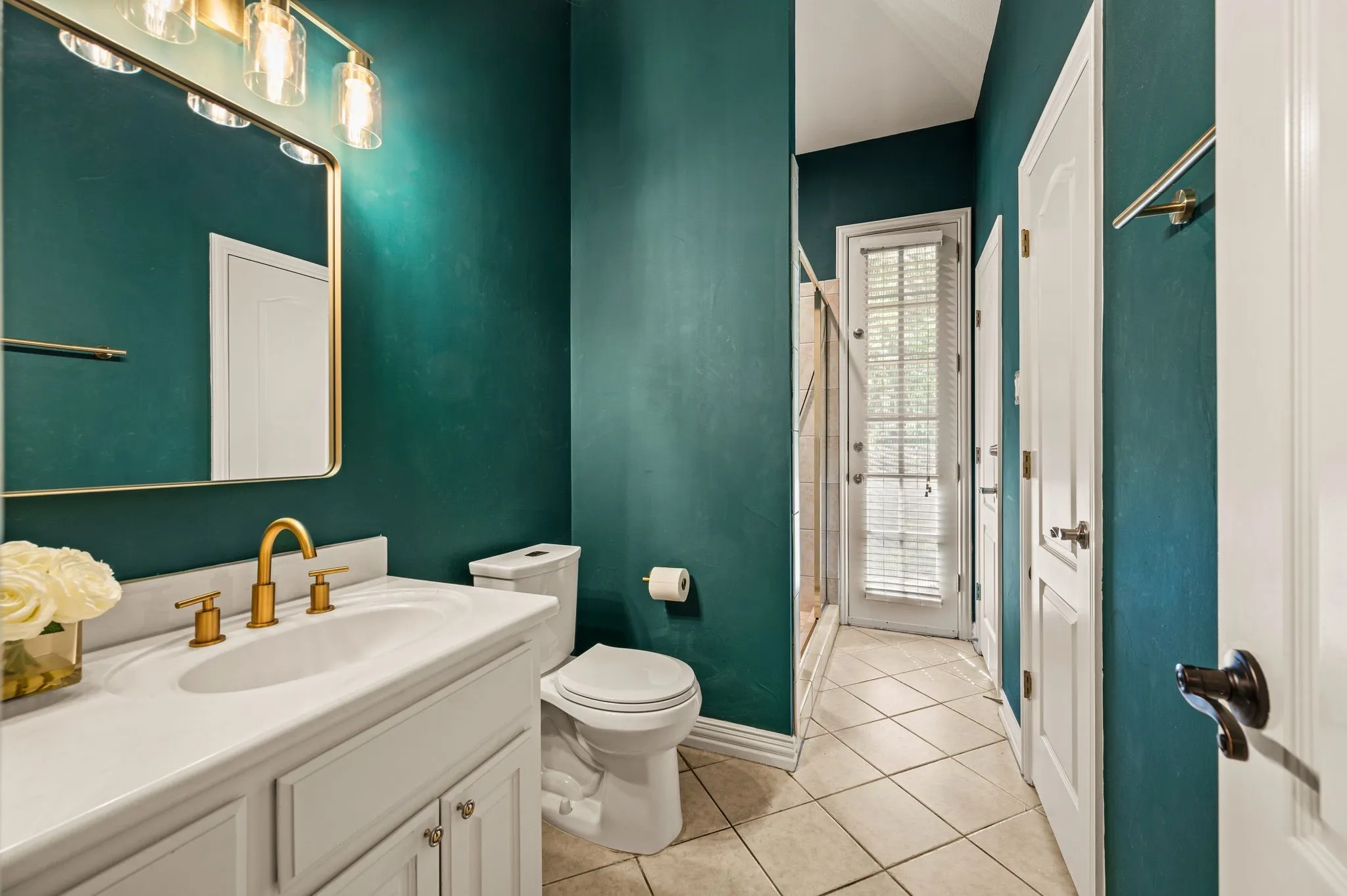 Single Family Residence For Sale in Tarrant County , 533 Round Hollow Lane, Southlake, Texas 76092, 5 Bedroom, 7 Bathroom, 4 Garage spaces, 5,923 Sqft, built in 2000, mls#21373738, Real Estate Agent in Southlake, Homes For Sale in Tarrant county, Homes For Sale in Southlake, Realtor in Southlake Texas, Real Estate Brokerage Independent Realty Texas, Luminita Cordes Realtor