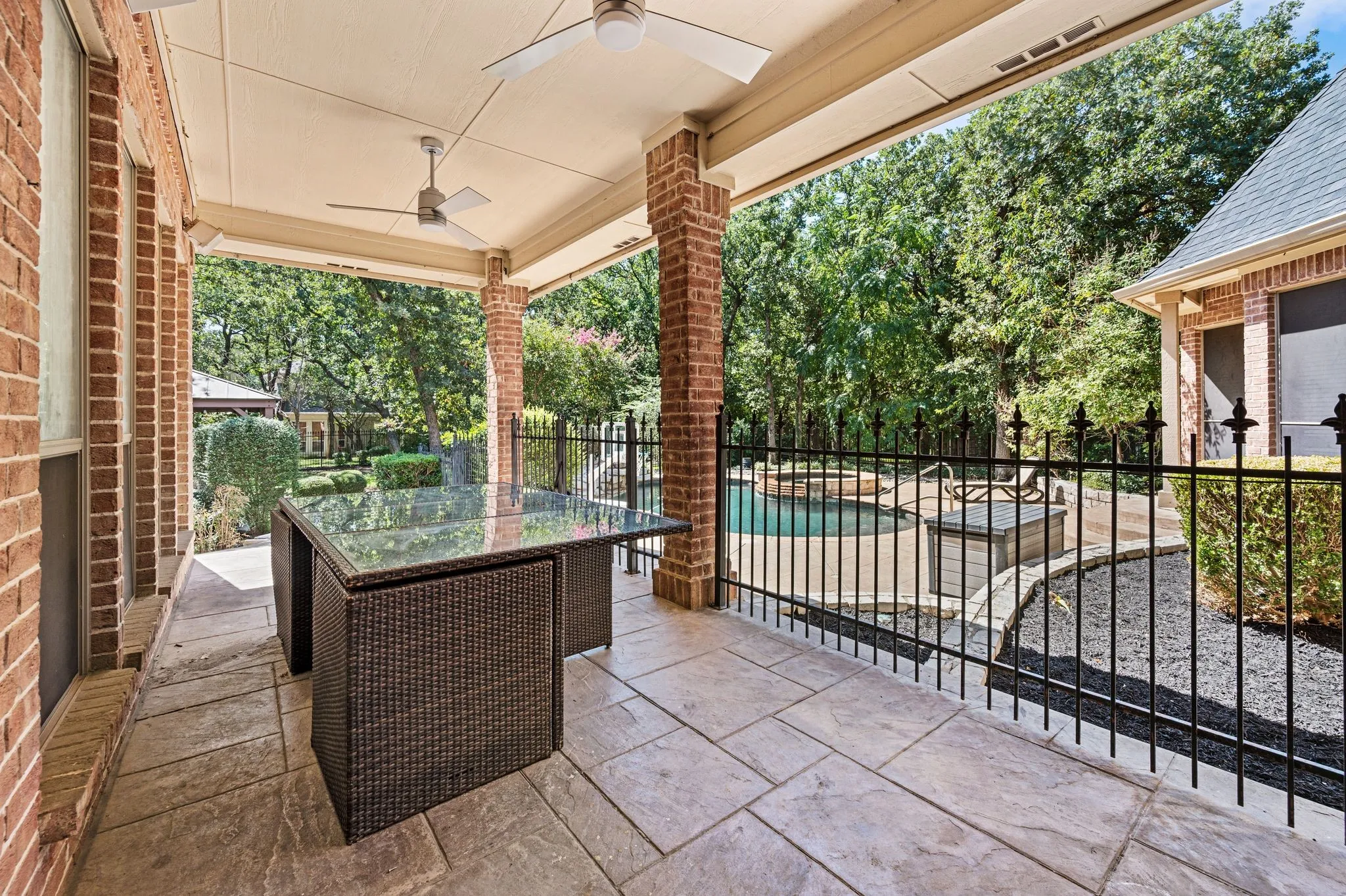 Single Family Residence For Sale in Tarrant County , 533 Round Hollow Lane, Southlake, Texas 76092, 5 Bedroom, 7 Bathroom, 4 Garage spaces, 5,923 Sqft, built in 2000, mls#21373738, Real Estate Agent in Southlake, Homes For Sale in Tarrant county, Homes For Sale in Southlake, Realtor in Southlake Texas, Real Estate Brokerage Independent Realty Texas, Luminita Cordes Realtor