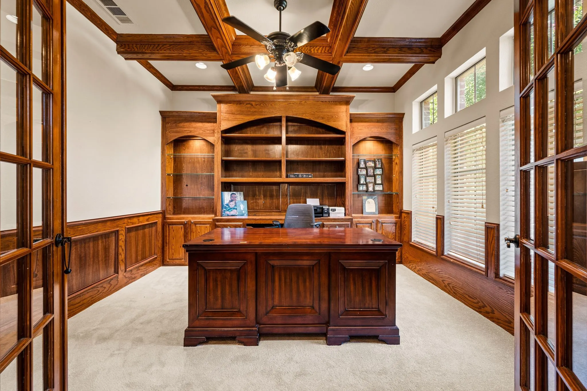 Single Family Residence For Sale in Tarrant County , 533 Round Hollow Lane, Southlake, Texas 76092, 5 Bedroom, 7 Bathroom, 4 Garage spaces, 5,923 Sqft, built in 2000, mls#21373738, Real Estate Agent in Southlake, Homes For Sale in Tarrant county, Homes For Sale in Southlake, Realtor in Southlake Texas, Real Estate Brokerage Independent Realty Texas, Luminita Cordes Realtor