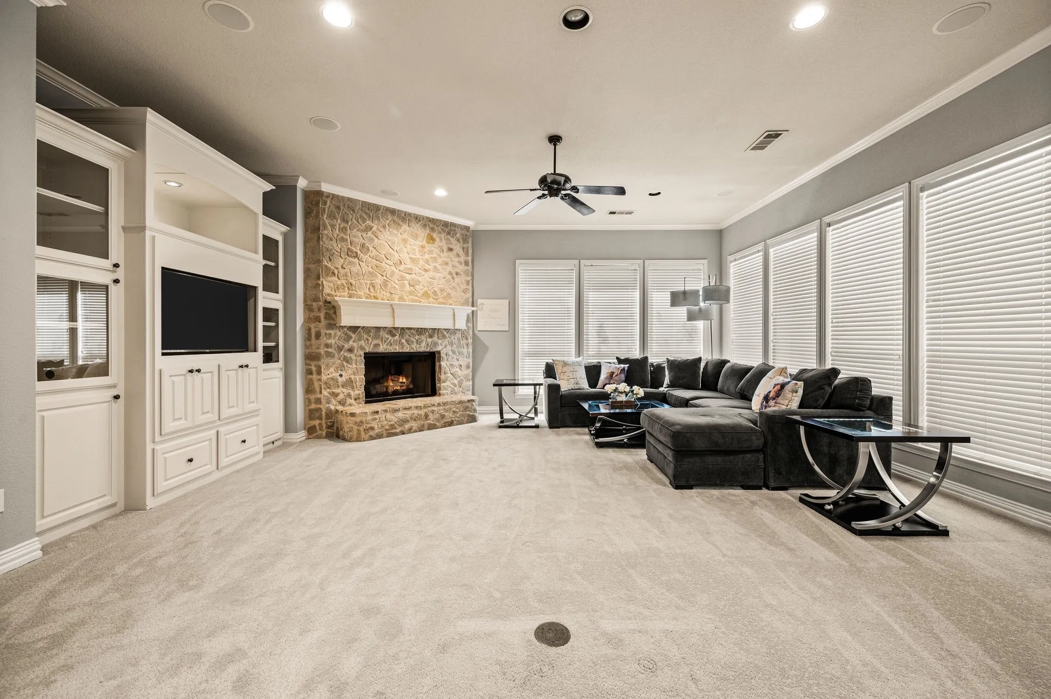 Single Family Residence For Sale in Tarrant County , 533 Round Hollow Lane, Southlake, Texas 76092, 5 Bedroom, 7 Bathroom, 4 Garage spaces, 5,923 Sqft, built in 2000, mls#21373738, Real Estate Agent in Southlake, Homes For Sale in Tarrant county, Homes For Sale in Southlake, Realtor in Southlake Texas, Real Estate Brokerage Independent Realty Texas, Luminita Cordes Realtor