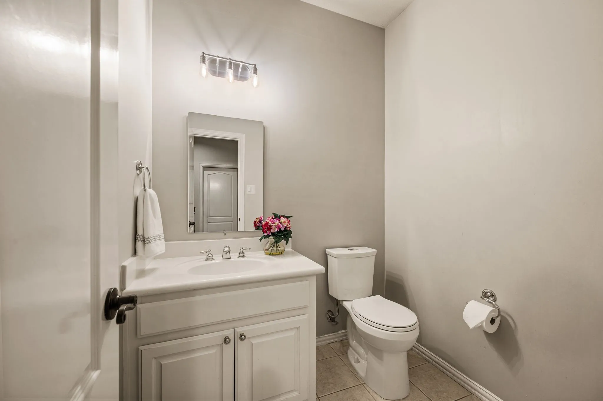 Single Family Residence For Sale in Tarrant County , 533 Round Hollow Lane, Southlake, Texas 76092, 5 Bedroom, 7 Bathroom, 4 Garage spaces, 5,923 Sqft, built in 2000, mls#21373738, Real Estate Agent in Southlake, Homes For Sale in Tarrant county, Homes For Sale in Southlake, Realtor in Southlake Texas, Real Estate Brokerage Independent Realty Texas, Luminita Cordes Realtor
