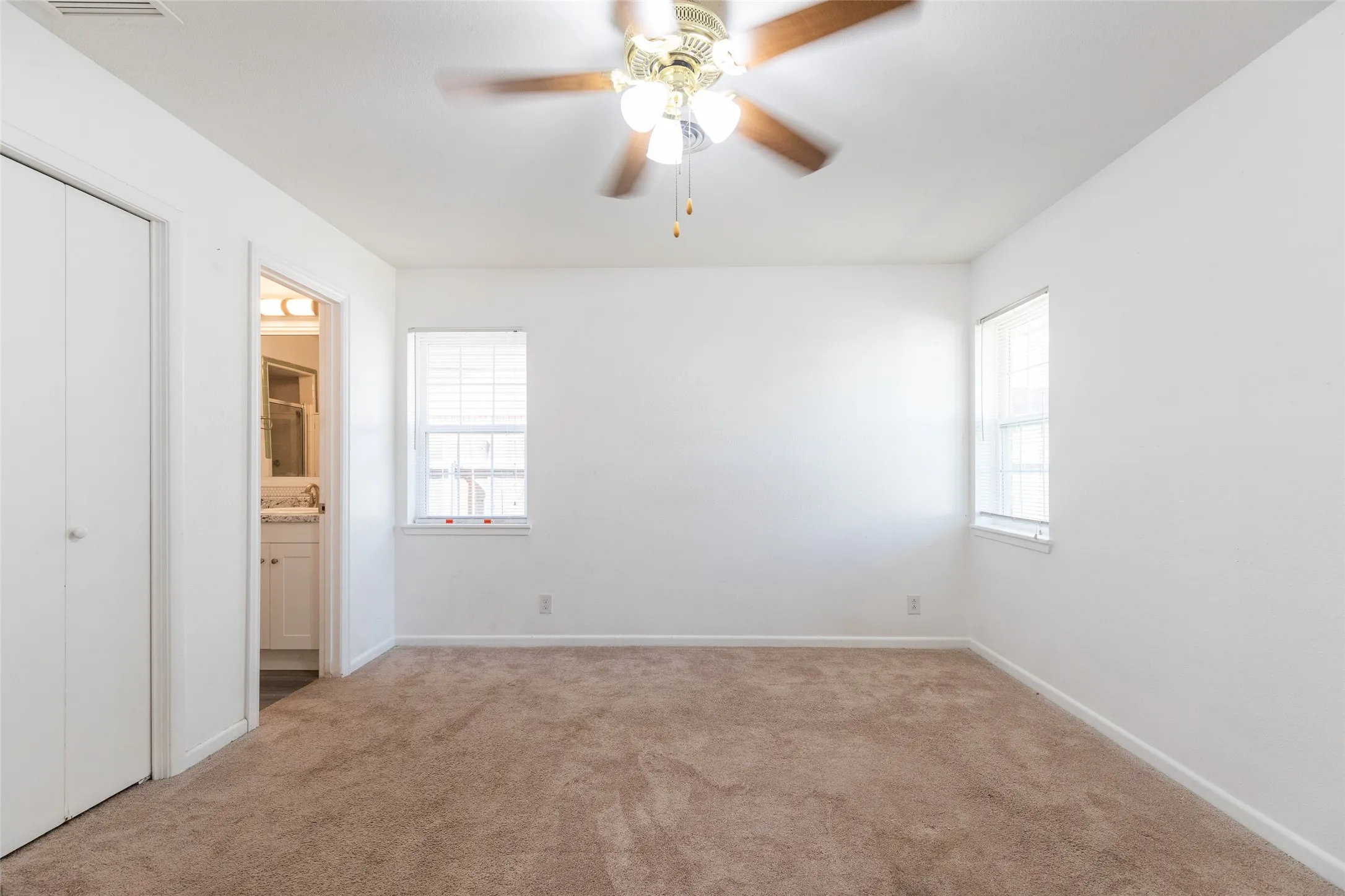 Single Family Residence For Sale in Taylor County , 2001 Minter Lane, Abilene, Texas 79603, 3 Bedroom, 2 Bathroom, 2 Garage spaces, 1,802 Sqft, built in 1962, mls#21378404, Real Estate Agent in Abilene, Homes For Sale in Taylor county, Homes For Sale in Abilene, Realtor in Abilene Texas, Real Estate Brokerage Independent Realty Texas, Luminita Cordes Realtor