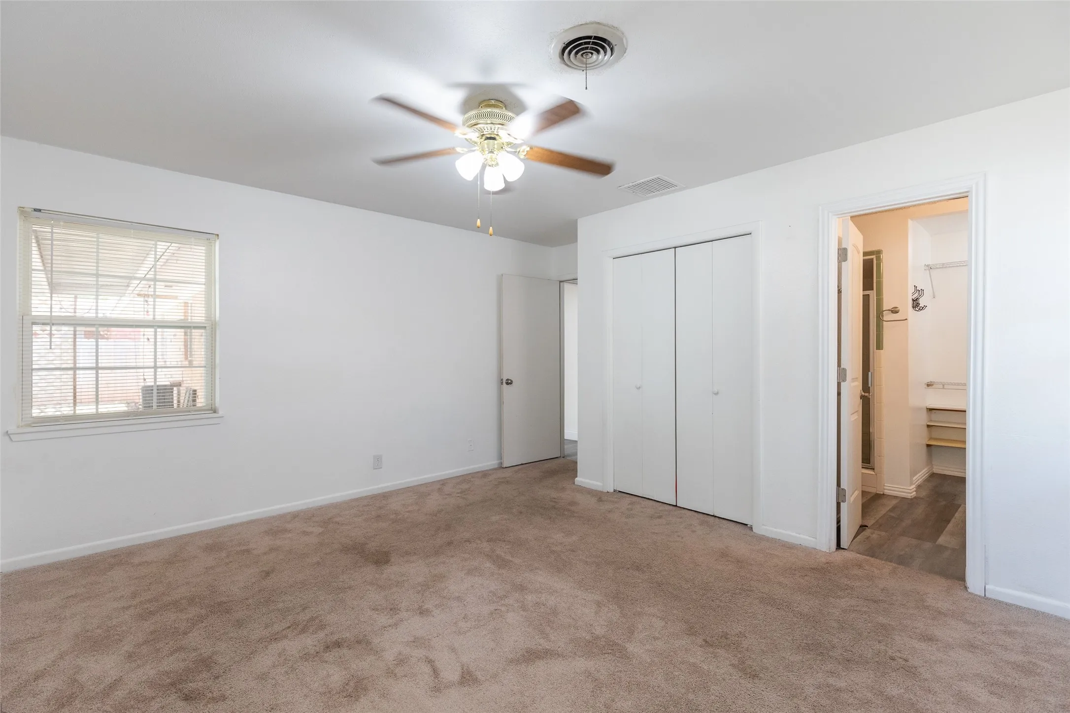 Single Family Residence For Sale in Taylor County , 2001 Minter Lane, Abilene, Texas 79603, 3 Bedroom, 2 Bathroom, 2 Garage spaces, 1,802 Sqft, built in 1962, mls#21378404, Real Estate Agent in Abilene, Homes For Sale in Taylor county, Homes For Sale in Abilene, Realtor in Abilene Texas, Real Estate Brokerage Independent Realty Texas, Luminita Cordes Realtor
