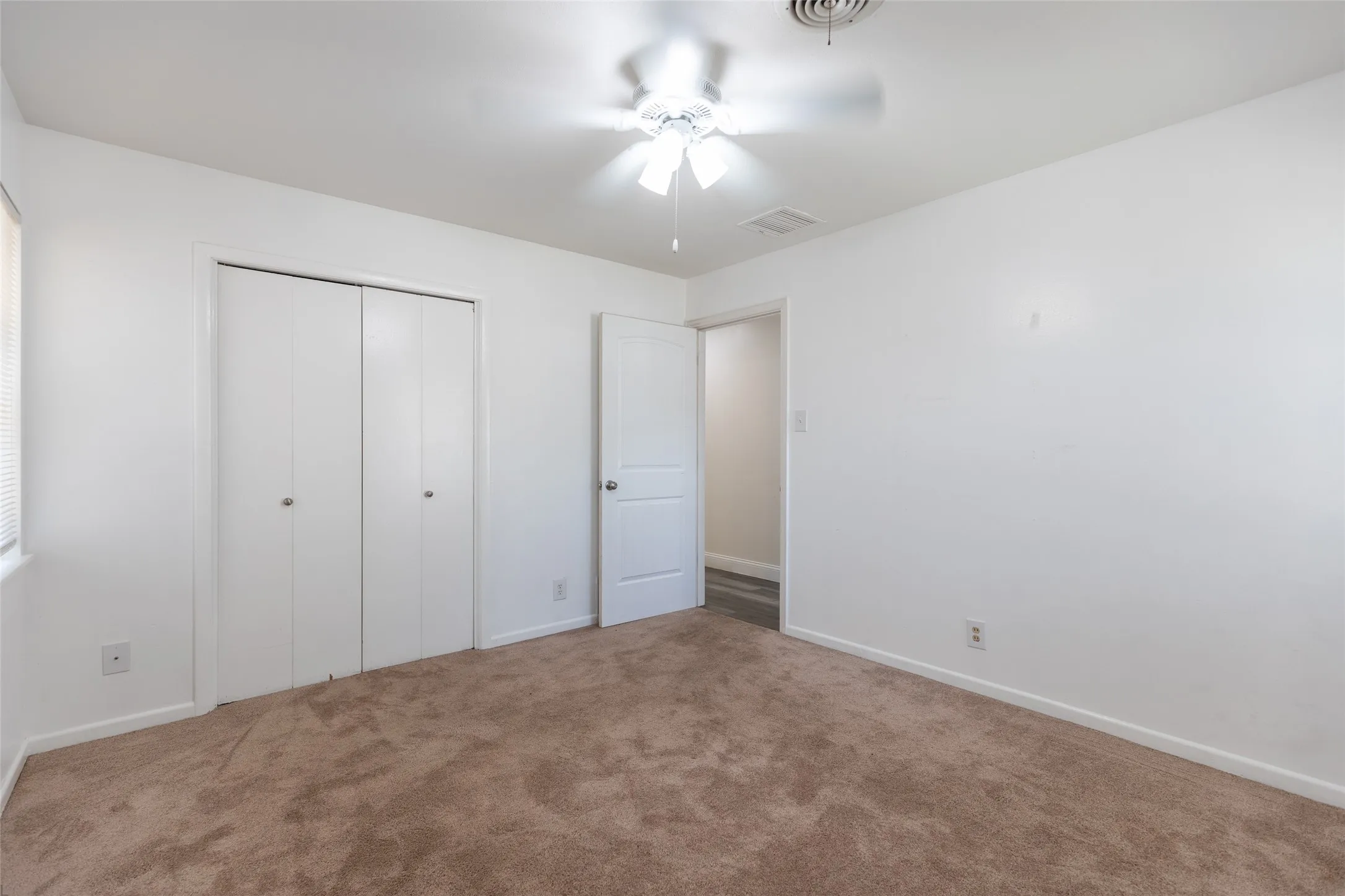 Single Family Residence For Sale in Taylor County , 2001 Minter Lane, Abilene, Texas 79603, 3 Bedroom, 2 Bathroom, 2 Garage spaces, 1,802 Sqft, built in 1962, mls#21378404, Real Estate Agent in Abilene, Homes For Sale in Taylor county, Homes For Sale in Abilene, Realtor in Abilene Texas, Real Estate Brokerage Independent Realty Texas, Luminita Cordes Realtor