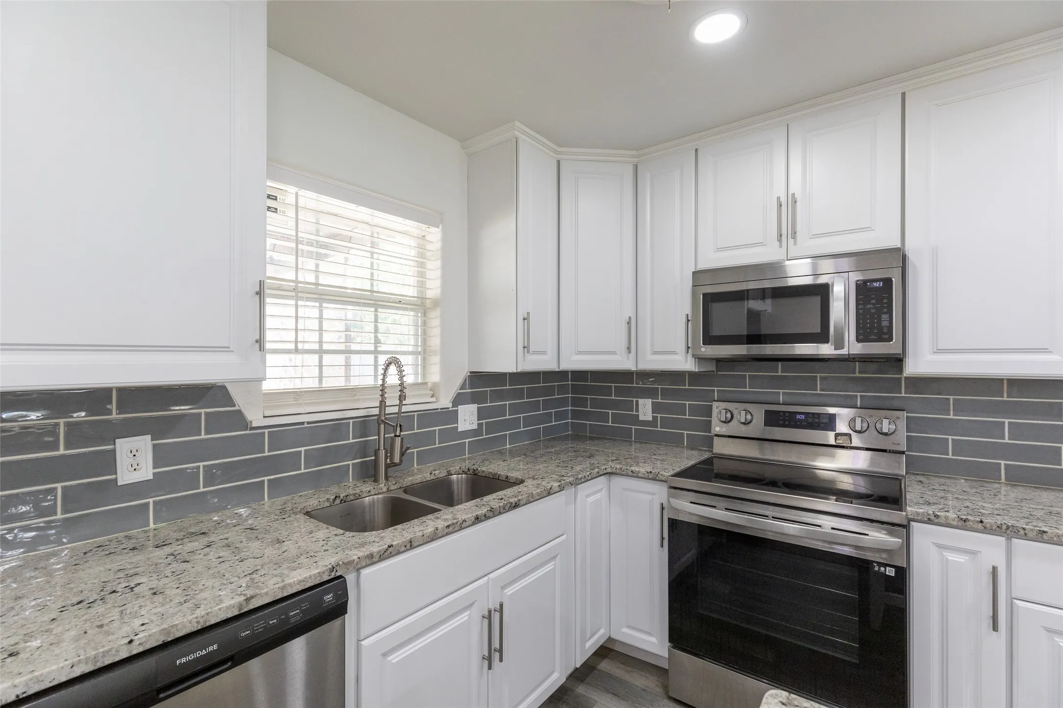Single Family Residence For Sale in Taylor County , 2001 Minter Lane, Abilene, Texas 79603, 3 Bedroom, 2 Bathroom, 2 Garage spaces, 1,802 Sqft, built in 1962, mls#21378404, Real Estate Agent in Abilene, Homes For Sale in Taylor county, Homes For Sale in Abilene, Realtor in Abilene Texas, Real Estate Brokerage Independent Realty Texas, Luminita Cordes Realtor
