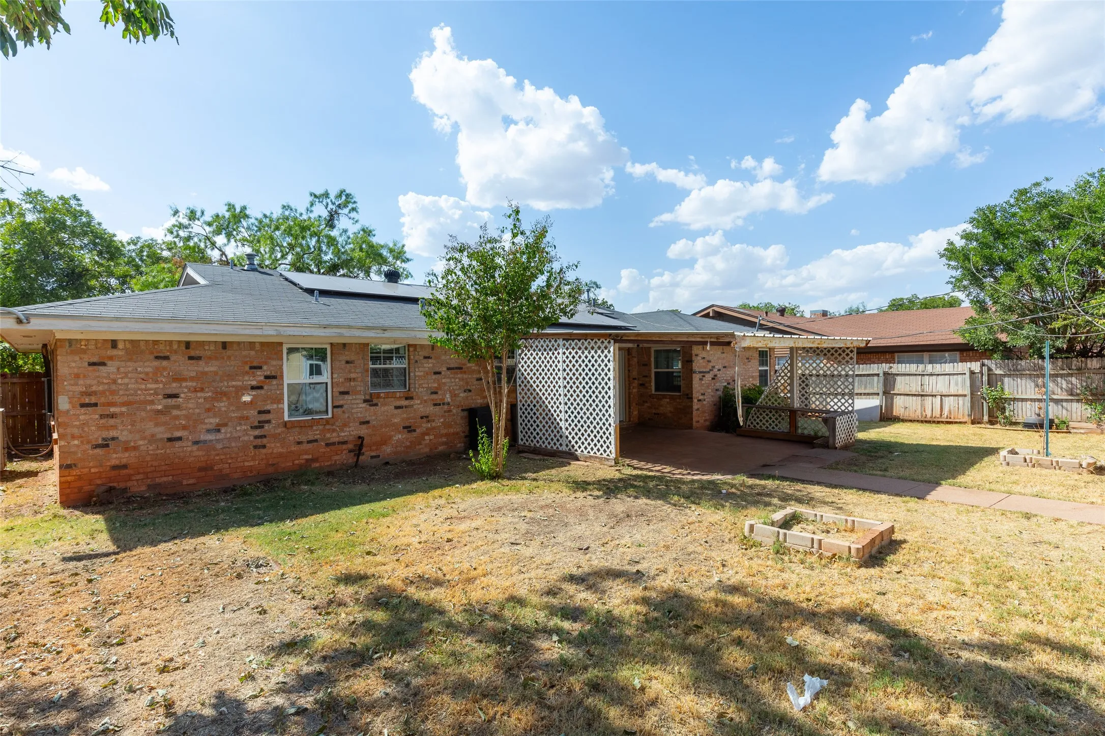 Single Family Residence For Sale in Taylor County , 2001 Minter Lane, Abilene, Texas 79603, 3 Bedroom, 2 Bathroom, 2 Garage spaces, 1,802 Sqft, built in 1962, mls#21378404, Real Estate Agent in Abilene, Homes For Sale in Taylor county, Homes For Sale in Abilene, Realtor in Abilene Texas, Real Estate Brokerage Independent Realty Texas, Luminita Cordes Realtor