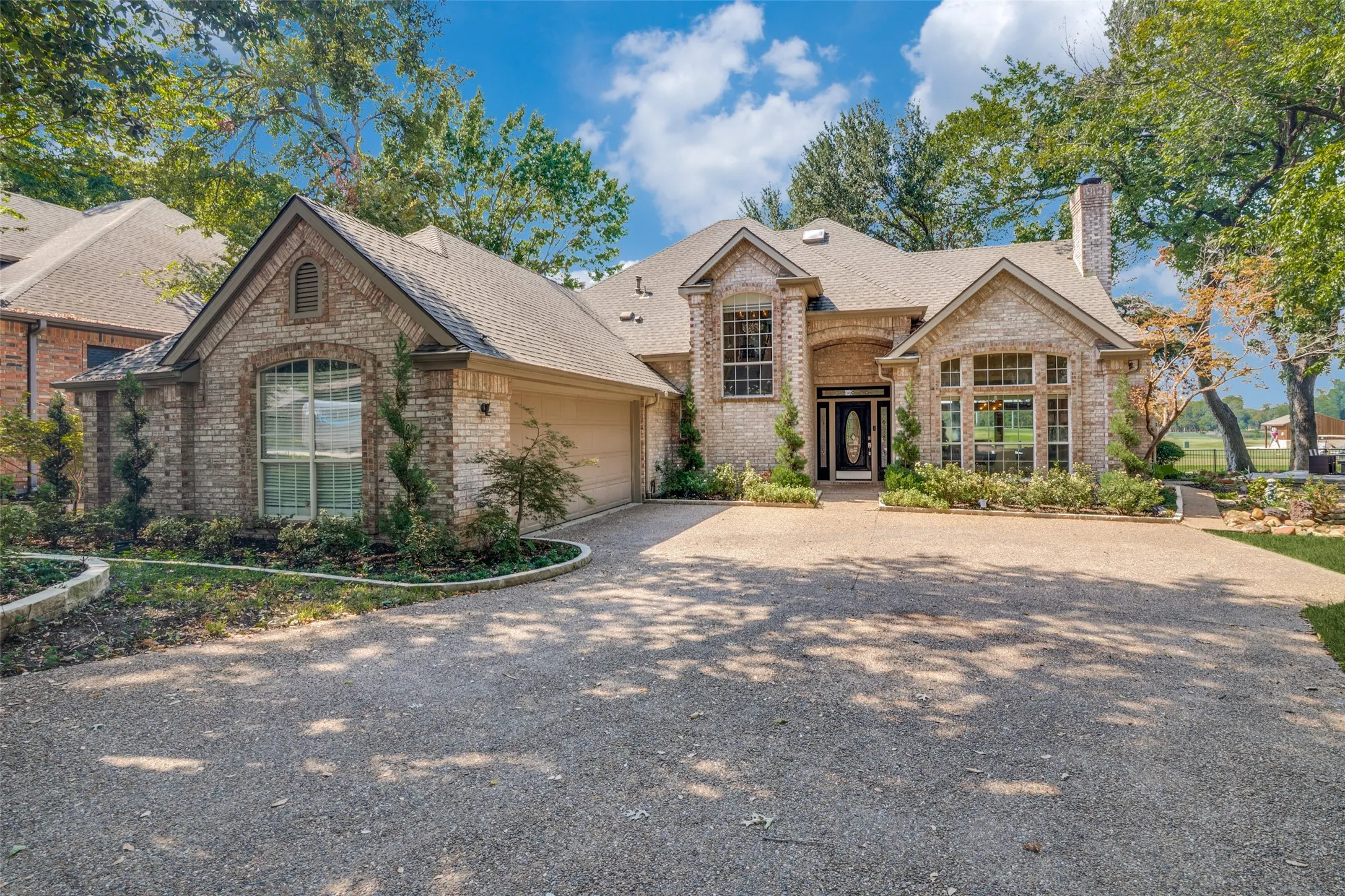 Single Family Residence For Rent in Dallas County , 101 Fountain Hills Drive, Garland, Texas 75044, 4 Bedroom, 3 Bathroom, 2 Garage spaces, 2,909 Sqft, built in 1992, mls#21378253, Real Estate Agent in Garland, Homes For Rent in Dallas county, Homes For Rent in Garland, Realtor in Garland Texas, Real Estate Brokerage Independent Realty Texas, Luminita Cordes Realtor