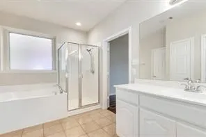Single Family Residence For Rent in Tarrant County , 7822 corona Court, Arlington, Texas 76002, 4 Bedroom, 3 Bathroom, 2 Garage spaces, 2,965 Sqft, built in 2006, mls#21379061, Real Estate Agent in Arlington, Homes For Rent in Tarrant county, Homes For Rent in Arlington, Realtor in Arlington Texas, Real Estate Brokerage Independent Realty Texas, Luminita Cordes Realtor