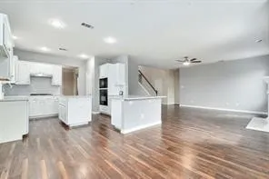 Single Family Residence For Rent in Tarrant County , 7822 corona Court, Arlington, Texas 76002, 4 Bedroom, 3 Bathroom, 2 Garage spaces, 2,965 Sqft, built in 2006, mls#21379061, Real Estate Agent in Arlington, Homes For Rent in Tarrant county, Homes For Rent in Arlington, Realtor in Arlington Texas, Real Estate Brokerage Independent Realty Texas, Luminita Cordes Realtor