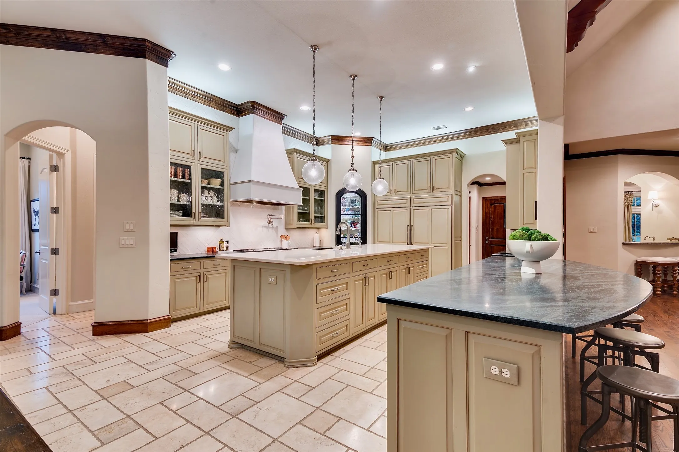 Single Family Residence For Sale in Collin County , 3809 Cantera Lane, Richardson, Texas 75082, 4 Bedroom, 6 Bathroom, 4 Garage spaces, 6,184 Sqft, built in 2009, mls#21377353, Real Estate Agent in Richardson, Homes For Sale in Collin county, Homes For Sale in Richardson, Realtor in Richardson Texas, Real Estate Brokerage Independent Realty Texas, Luminita Cordes Realtor