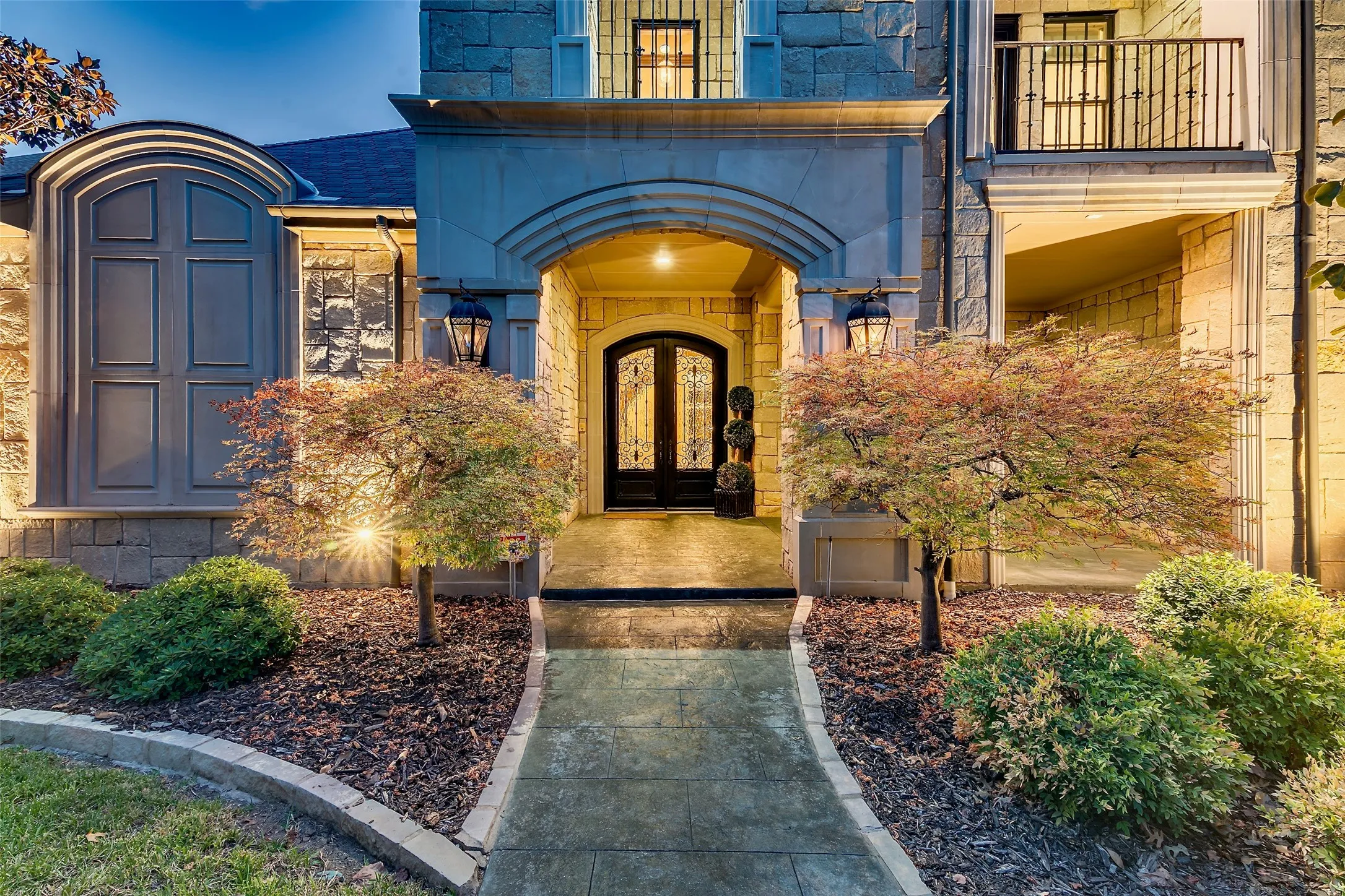 Single Family Residence For Sale in Collin County , 3809 Cantera Lane, Richardson, Texas 75082, 4 Bedroom, 6 Bathroom, 4 Garage spaces, 6,184 Sqft, built in 2009, mls#21377353, Real Estate Agent in Richardson, Homes For Sale in Collin county, Homes For Sale in Richardson, Realtor in Richardson Texas, Real Estate Brokerage Independent Realty Texas, Luminita Cordes Realtor