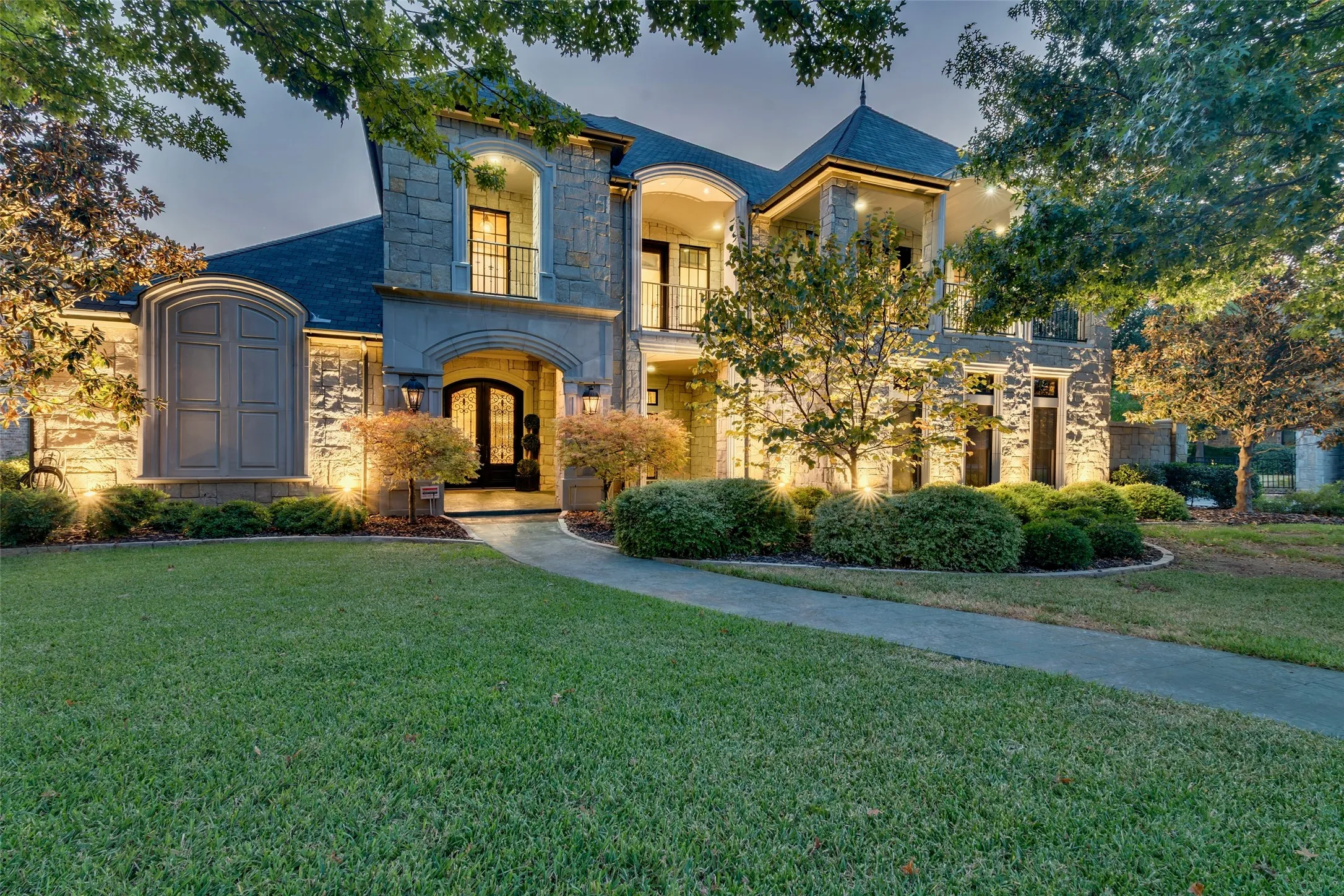 Single Family Residence For Sale in Collin County , 3809 Cantera Lane, Richardson, Texas 75082, 4 Bedroom, 6 Bathroom, 4 Garage spaces, 6,184 Sqft, built in 2009, mls#21377353, Real Estate Agent in Richardson, Homes For Sale in Collin county, Homes For Sale in Richardson, Realtor in Richardson Texas, Real Estate Brokerage Independent Realty Texas, Luminita Cordes Realtor