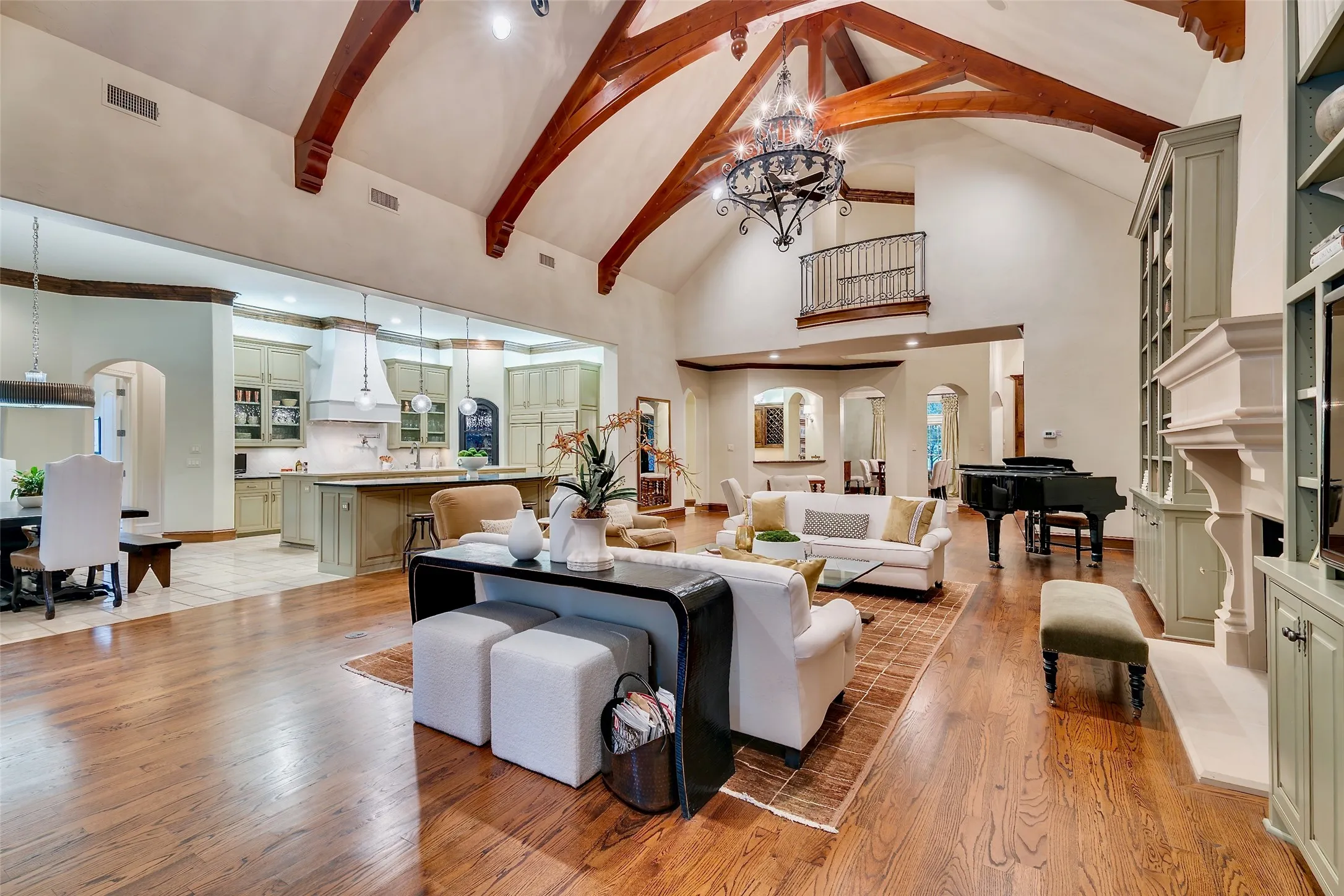 Single Family Residence For Sale in Collin County , 3809 Cantera Lane, Richardson, Texas 75082, 4 Bedroom, 6 Bathroom, 4 Garage spaces, 6,184 Sqft, built in 2009, mls#21377353, Real Estate Agent in Richardson, Homes For Sale in Collin county, Homes For Sale in Richardson, Realtor in Richardson Texas, Real Estate Brokerage Independent Realty Texas, Luminita Cordes Realtor