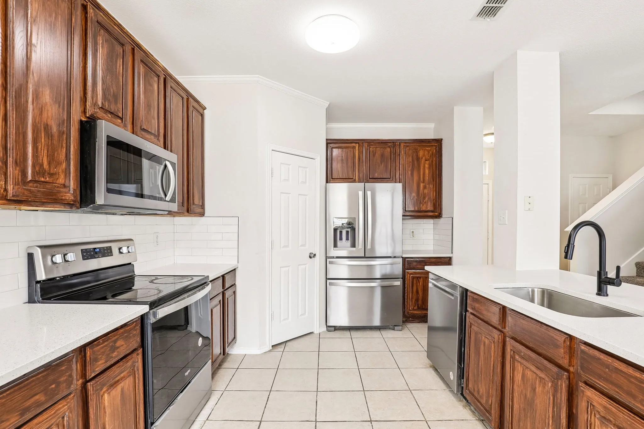 Single Family Residence For Sale in Dallas County , 4506 Stirling Drive, Garland, Texas 75043, 4 Bedroom, 3 Bathroom, 2 Garage spaces, 2,628 Sqft, built in 2001, mls#21378572, Real Estate Agent in Garland, Homes For Sale in Dallas county, Homes For Sale in Garland, Realtor in Garland Texas, Real Estate Brokerage Independent Realty Texas, Luminita Cordes Realtor
