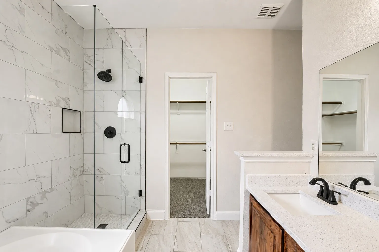 Single Family Residence For Sale in Dallas County , 4506 Stirling Drive, Garland, Texas 75043, 4 Bedroom, 3 Bathroom, 2 Garage spaces, 2,628 Sqft, built in 2001, mls#21378572, Real Estate Agent in Garland, Homes For Sale in Dallas county, Homes For Sale in Garland, Realtor in Garland Texas, Real Estate Brokerage Independent Realty Texas, Luminita Cordes Realtor