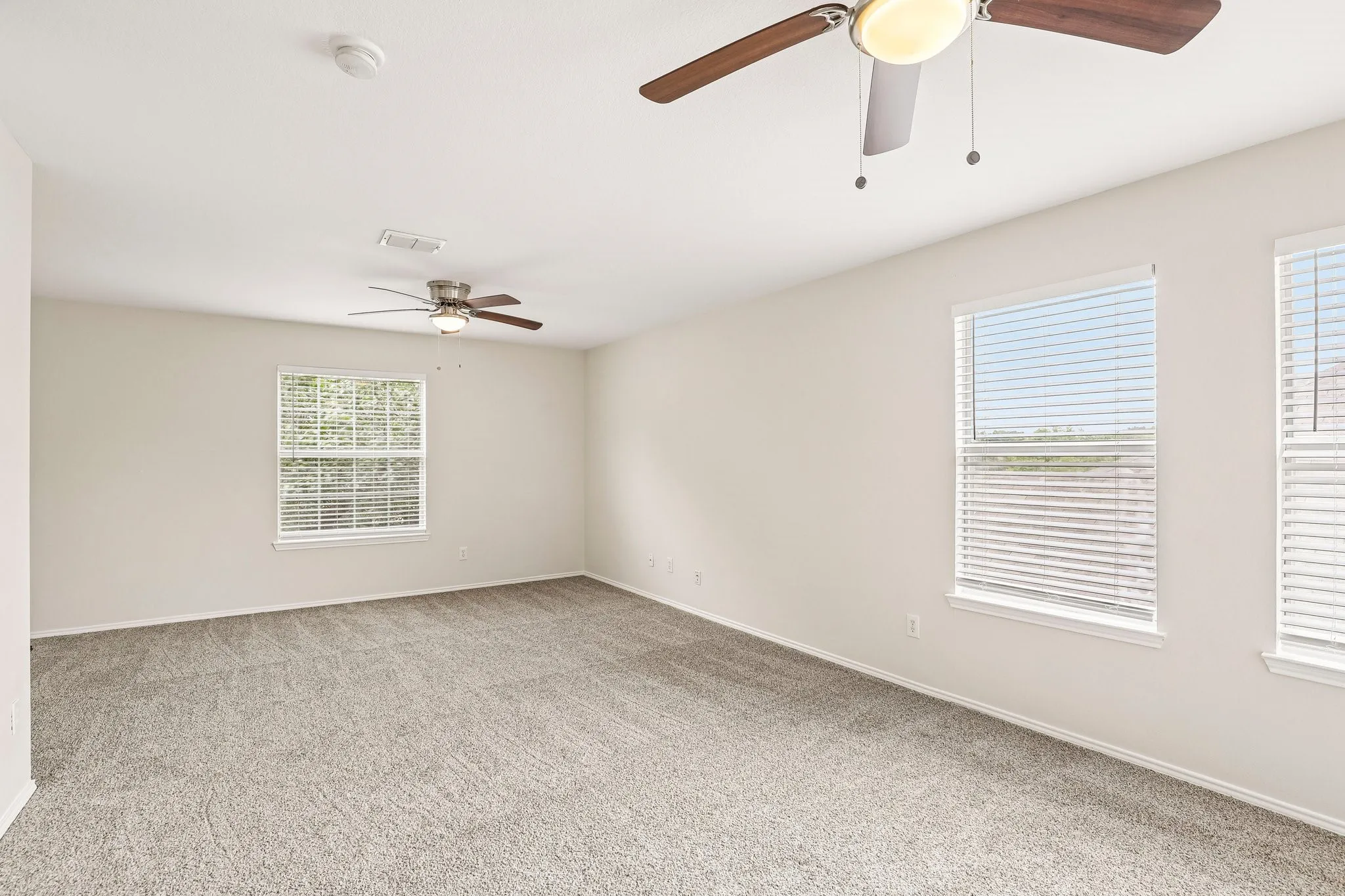 Single Family Residence For Sale in Dallas County , 4506 Stirling Drive, Garland, Texas 75043, 4 Bedroom, 3 Bathroom, 2 Garage spaces, 2,628 Sqft, built in 2001, mls#21378572, Real Estate Agent in Garland, Homes For Sale in Dallas county, Homes For Sale in Garland, Realtor in Garland Texas, Real Estate Brokerage Independent Realty Texas, Luminita Cordes Realtor