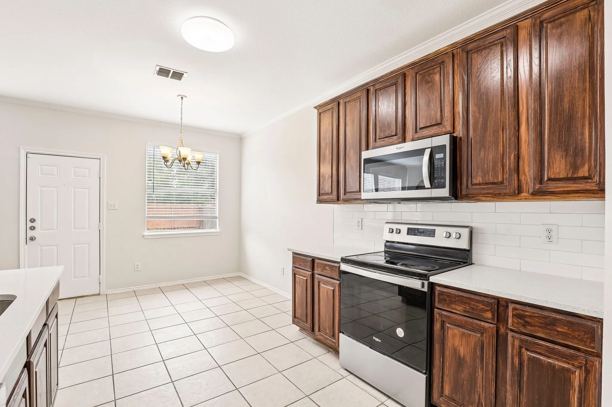 Single Family Residence For Sale in Dallas County , 4506 Stirling Drive, Garland, Texas 75043, 4 Bedroom, 3 Bathroom, 2 Garage spaces, 2,628 Sqft, built in 2001, mls#21378572, Real Estate Agent in Garland, Homes For Sale in Dallas county, Homes For Sale in Garland, Realtor in Garland Texas, Real Estate Brokerage Independent Realty Texas, Luminita Cordes Realtor
