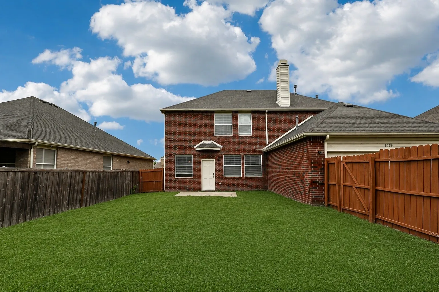 Single Family Residence For Sale in Dallas County , 4506 Stirling Drive, Garland, Texas 75043, 4 Bedroom, 3 Bathroom, 2 Garage spaces, 2,628 Sqft, built in 2001, mls#21378572, Real Estate Agent in Garland, Homes For Sale in Dallas county, Homes For Sale in Garland, Realtor in Garland Texas, Real Estate Brokerage Independent Realty Texas, Luminita Cordes Realtor