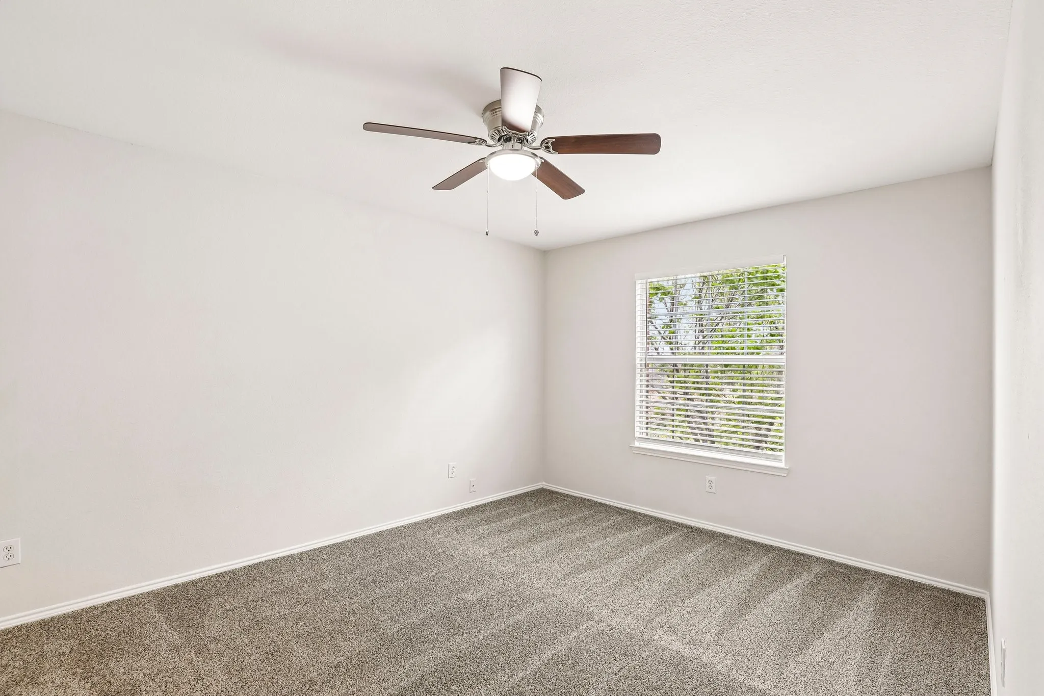 Single Family Residence For Sale in Dallas County , 4506 Stirling Drive, Garland, Texas 75043, 4 Bedroom, 3 Bathroom, 2 Garage spaces, 2,628 Sqft, built in 2001, mls#21378572, Real Estate Agent in Garland, Homes For Sale in Dallas county, Homes For Sale in Garland, Realtor in Garland Texas, Real Estate Brokerage Independent Realty Texas, Luminita Cordes Realtor
