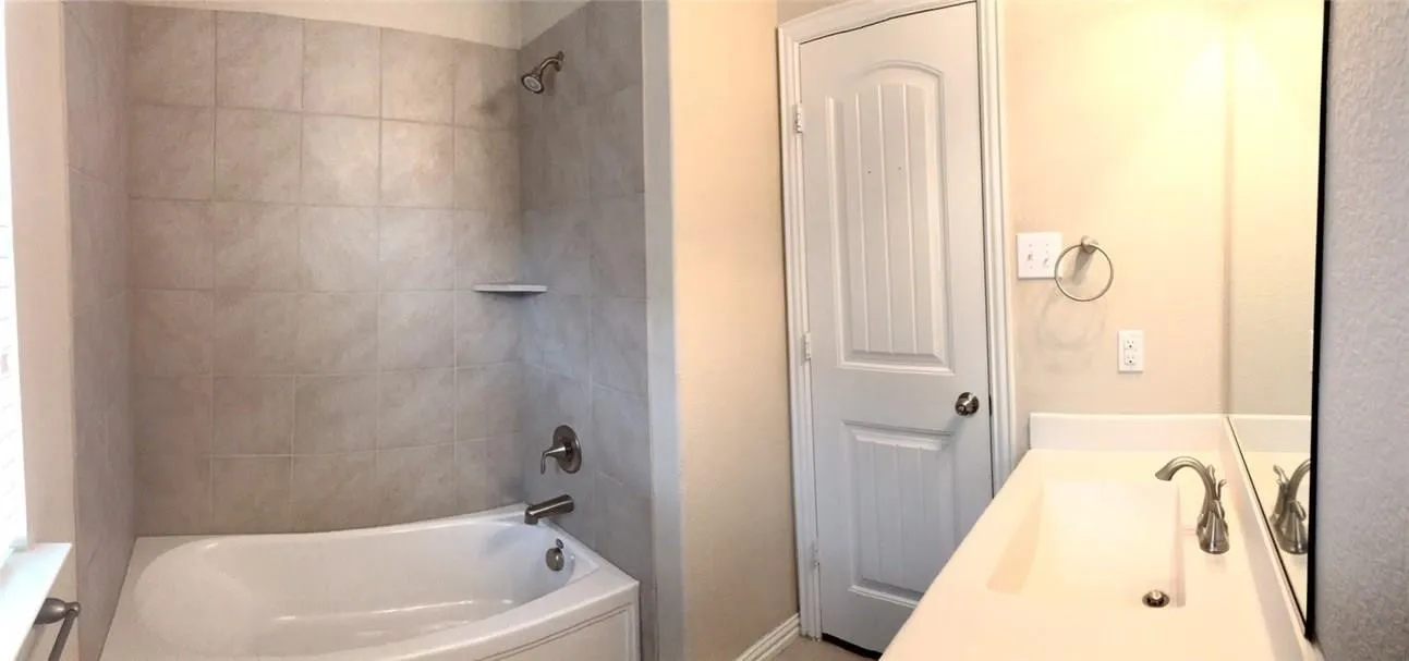 Single Family Residence For Rent in Denton County , 4700 Woodard Lane, Frisco, Texas 75036, 3 Bedroom, 3 Bathroom, 2 Garage spaces, 1,874 Sqft, built in 2016, mls#21374269, Real Estate Agent in Frisco, Homes For Rent in Denton county, Homes For Rent in Frisco, Realtor in Frisco Texas, Real Estate Brokerage Independent Realty Texas, Luminita Cordes Realtor