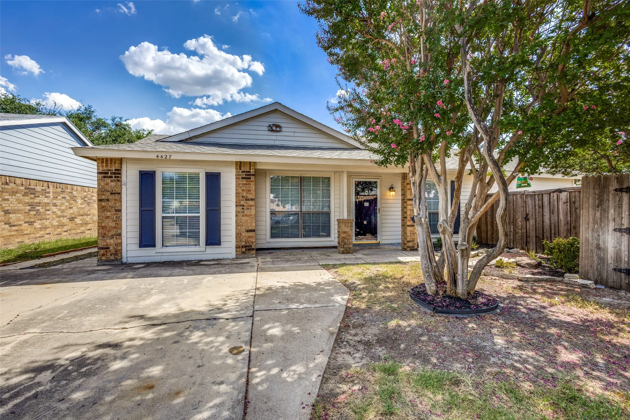 Single Family Residence For Rent in Denton County , 4427 Jenkins Street, The Colony, Texas 75056, 3 Bedroom, 1 Bathroom, 2 Garage spaces, 1,201 Sqft, built in 1983, mls#21375088, Real Estate Agent in The Colony, Homes For Rent in Denton county, Homes For Rent in The Colony, Realtor in The Colony Texas, Real Estate Brokerage Independent Realty Texas, Luminita Cordes Realtor
