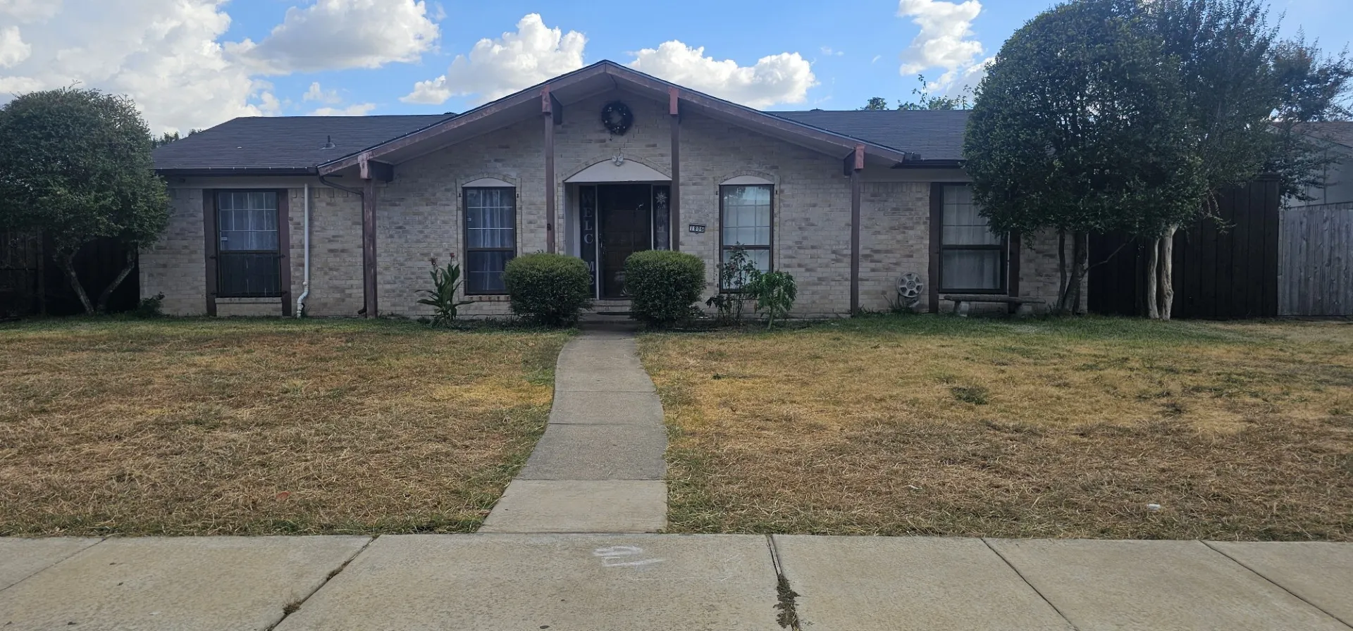 Single Family Residence For Rent in Dallas County , 1806 Goliad Drive, Garland, Texas 75042, 4 Bedroom, 2 Bathroom, Garage spaces, 2,233 Sqft, built in 1975, mls#21379076, Real Estate Agent in Garland, Homes For Rent in Dallas county, Homes For Rent in Garland, Realtor in Garland Texas, Real Estate Brokerage Independent Realty Texas, Luminita Cordes Realtor