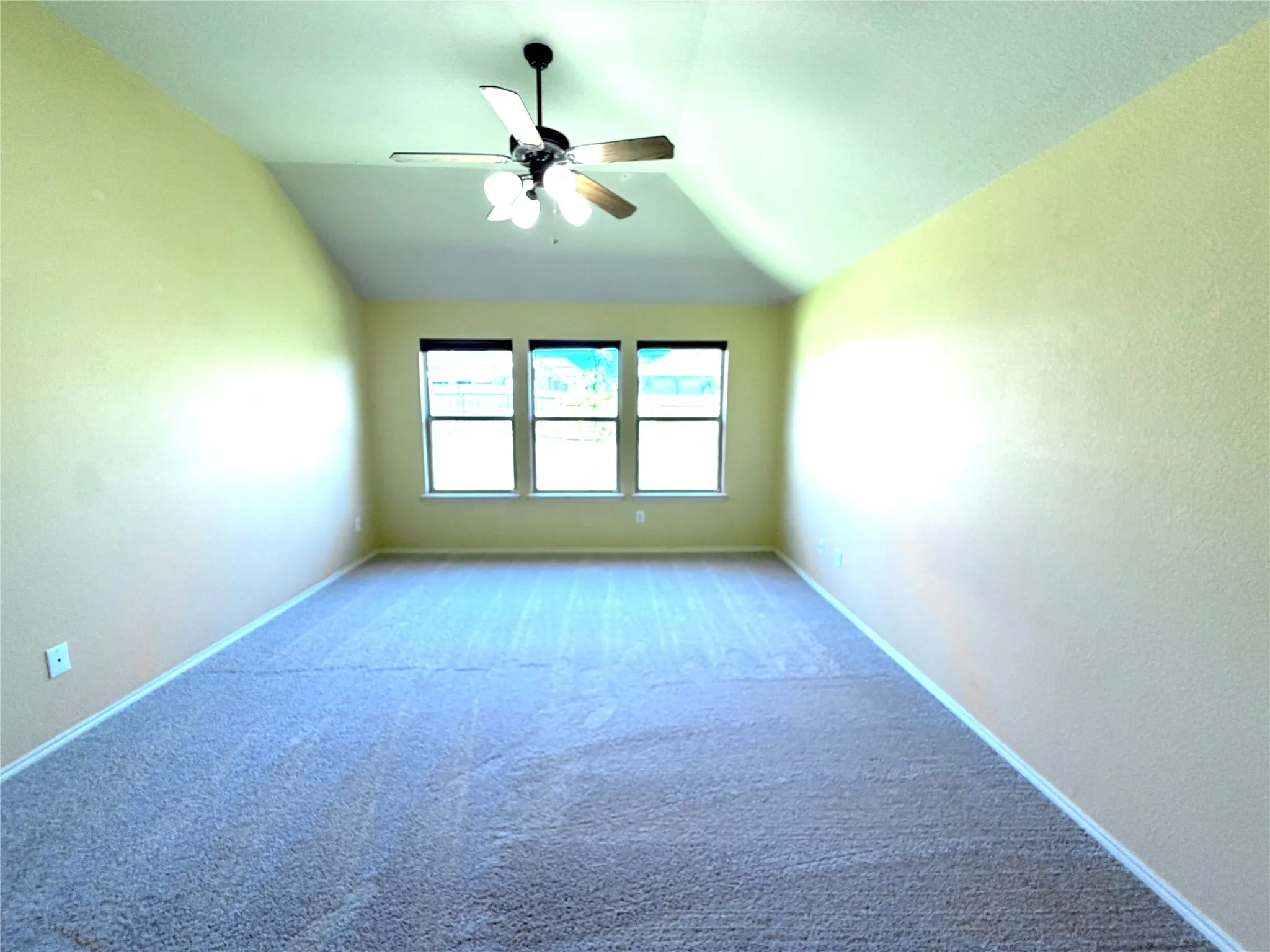Single Family Residence For Sale in Tarrant County , 10356 Bradshaw Drive, Fort Worth, Texas 76108, 3 Bedroom, 2 Bathroom, 2 Garage spaces, 1,700 Sqft, built in 2008, mls#21374313, Real Estate Agent in Fort Worth, Homes For Sale in Tarrant county, Homes For Sale in Fort Worth, Realtor in Fort Worth Texas, Real Estate Brokerage Independent Realty Texas, Luminita Cordes Realtor